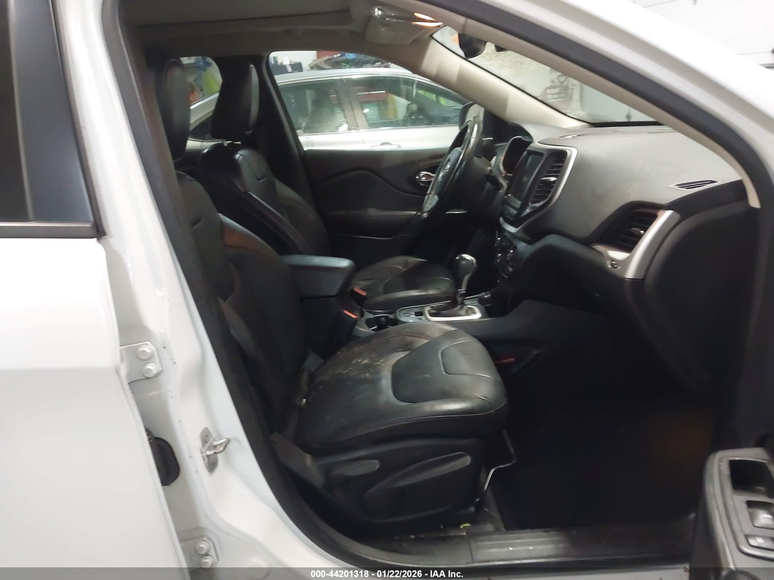 JEEP CHEROKEE image 5