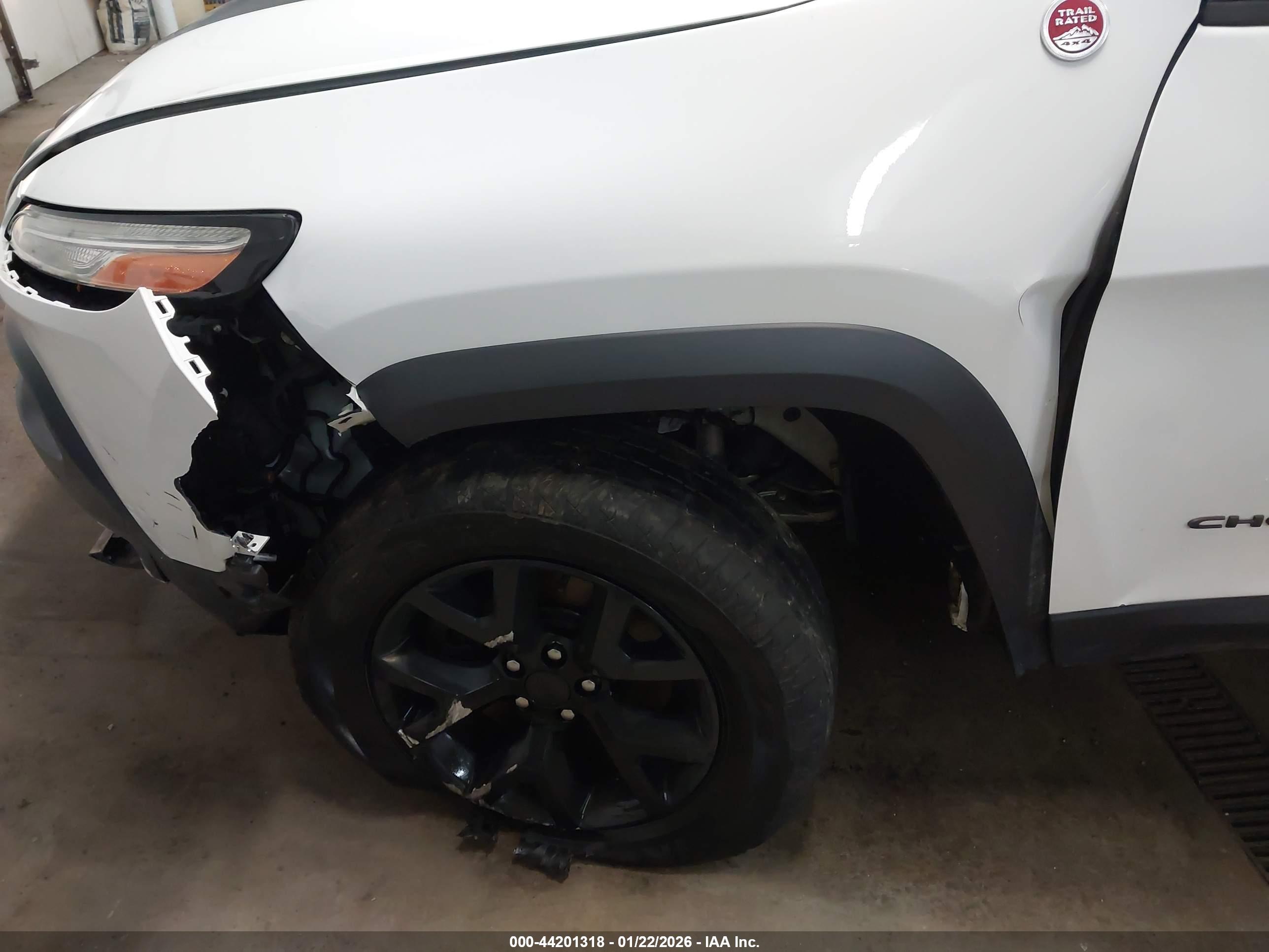 JEEP CHEROKEE image 6