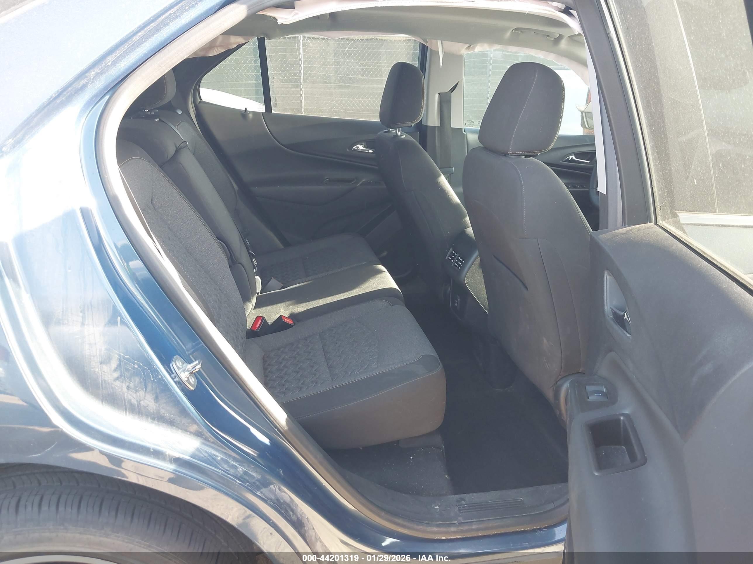 CHEVROLET EQUINOX image 8