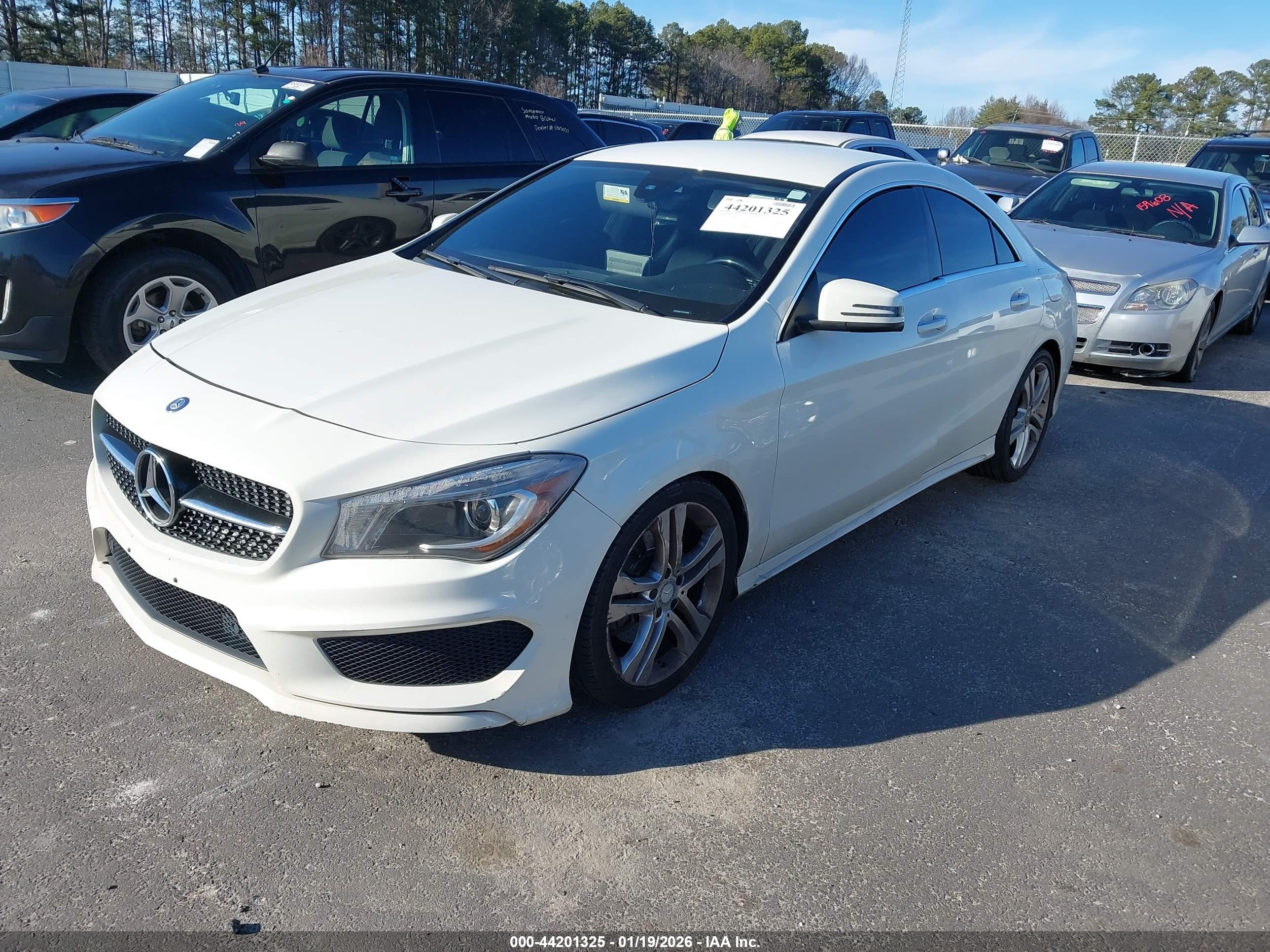 MERCEDES-BENZ CLA image 2