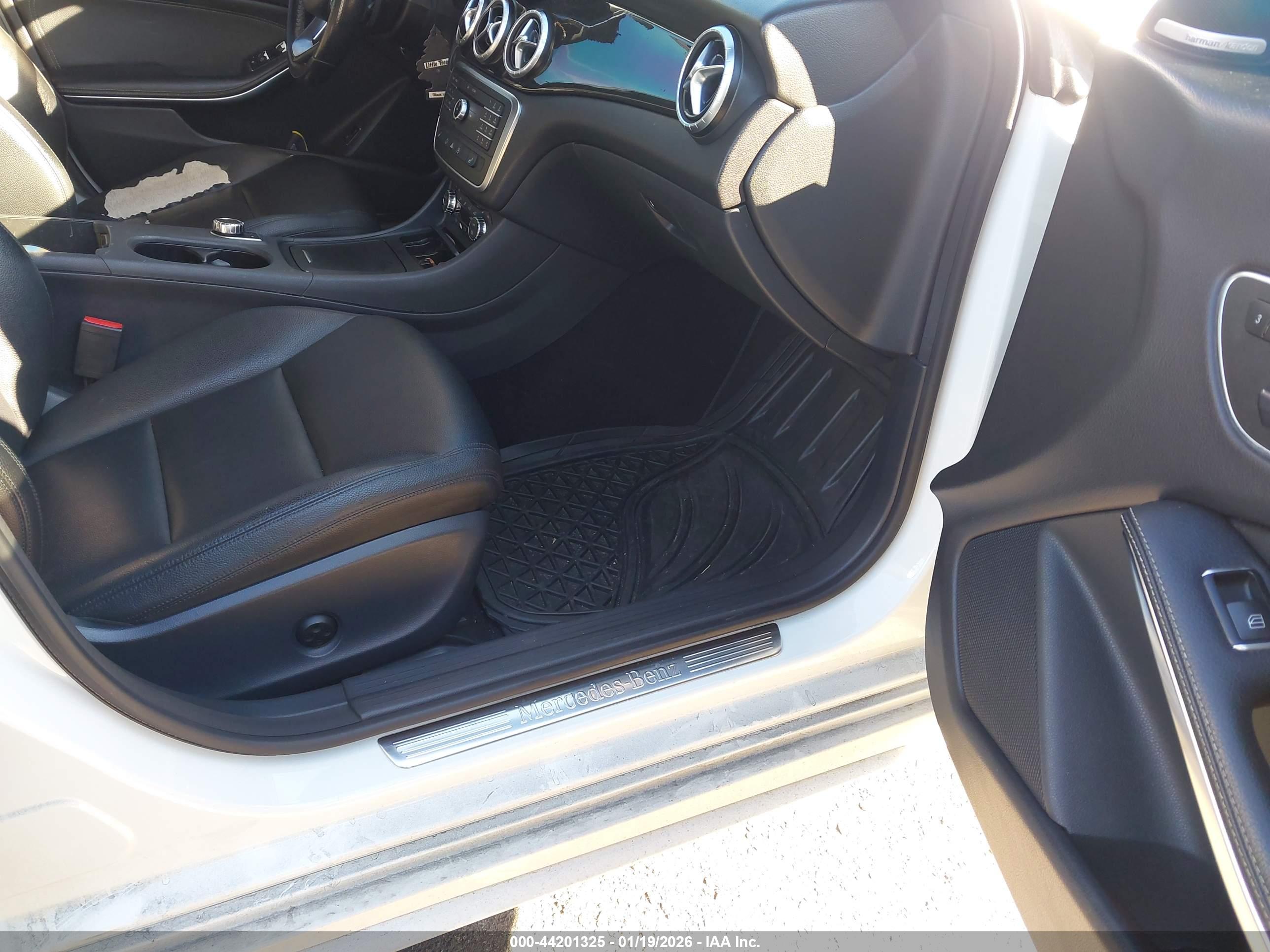 MERCEDES-BENZ CLA image 5