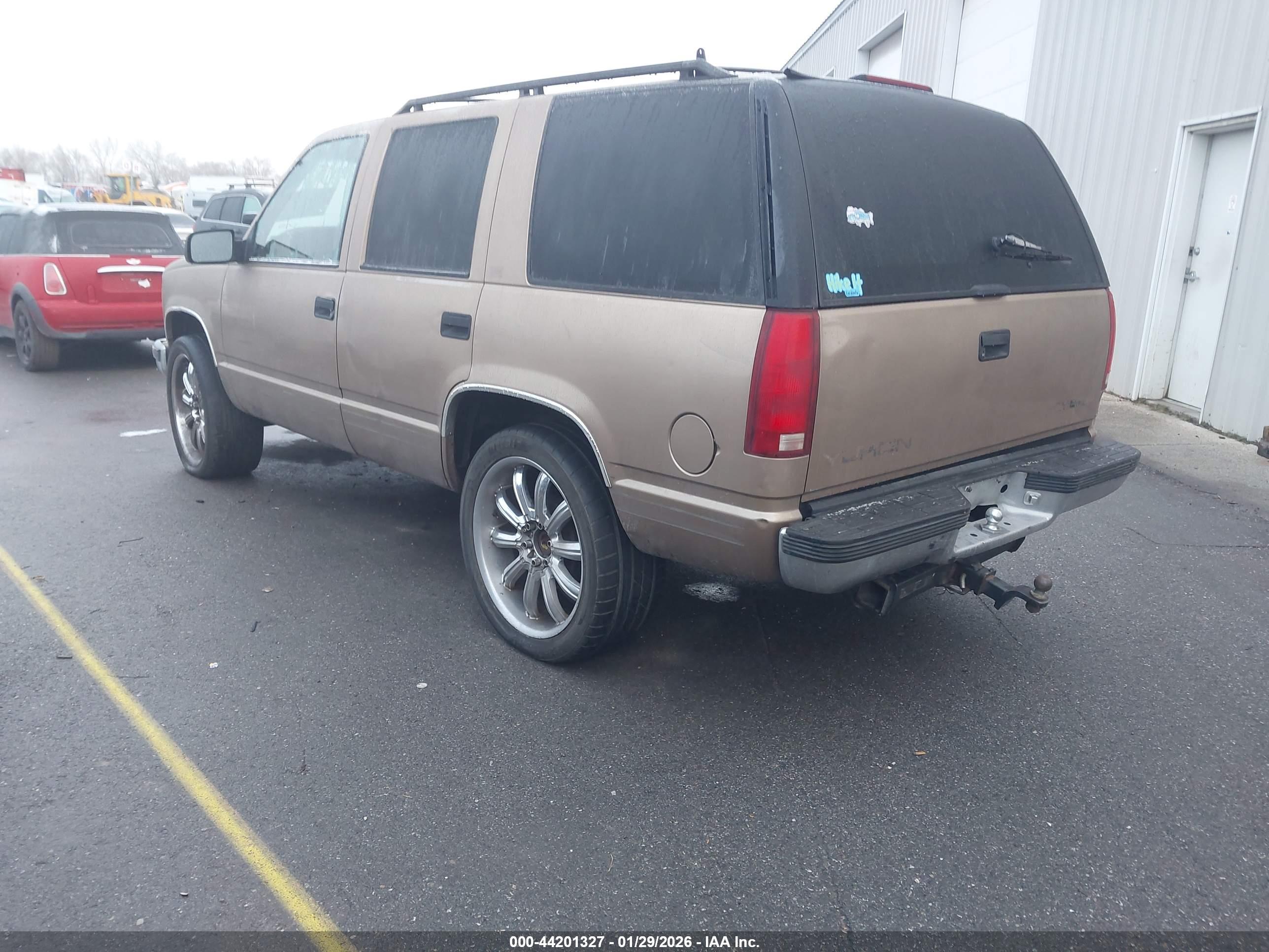 GMC YUKON image 3