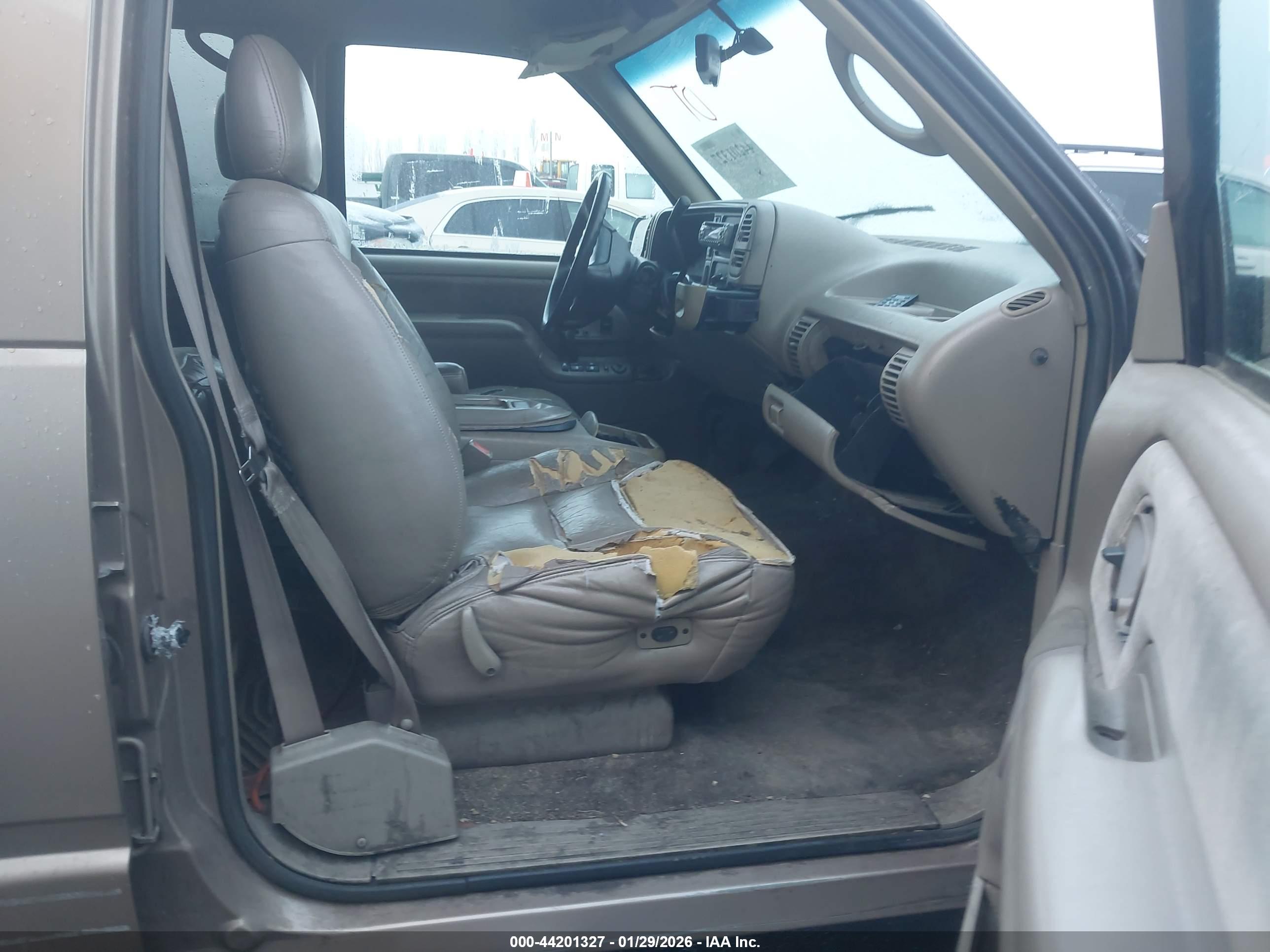 GMC YUKON image 5