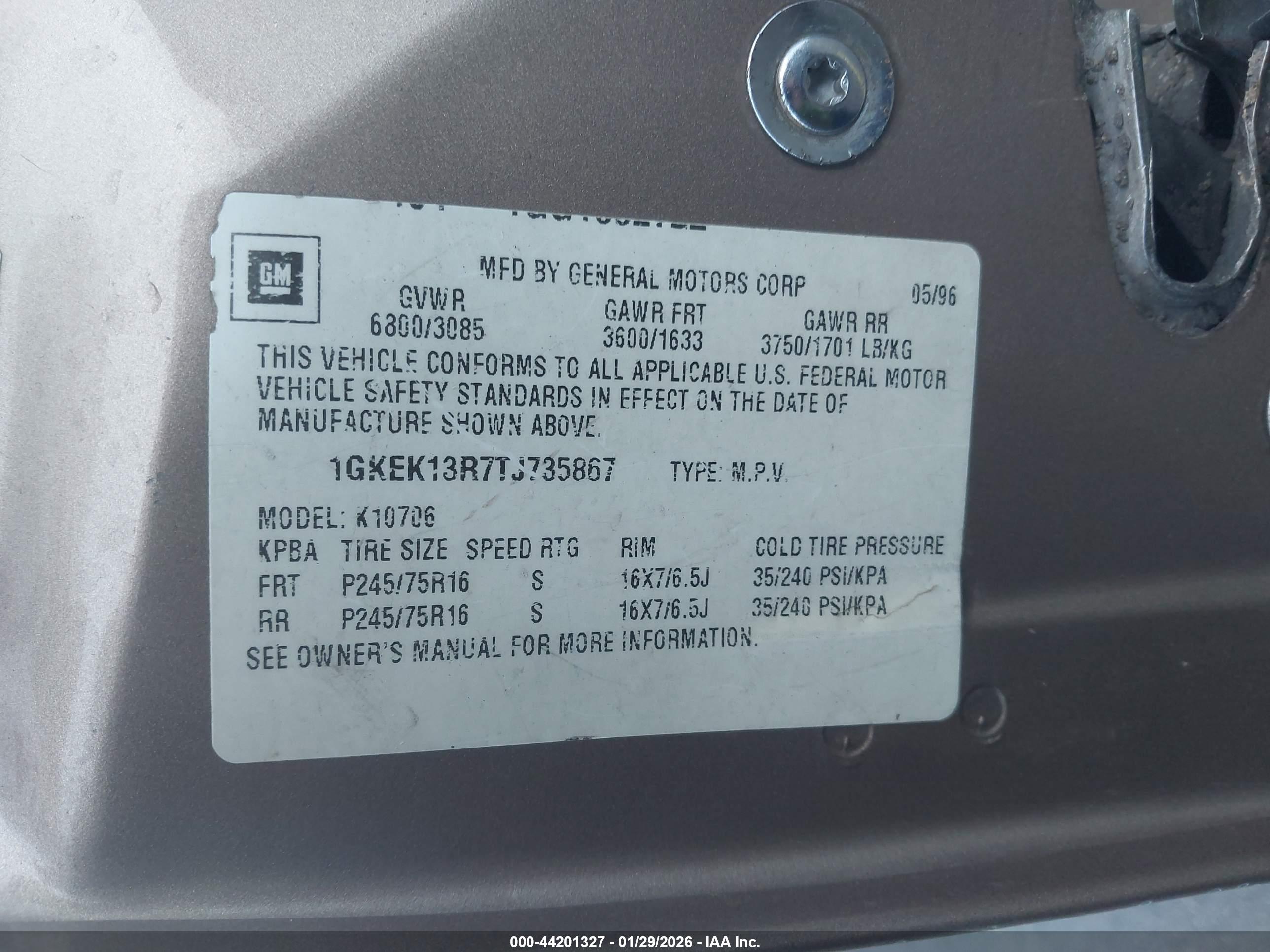 GMC YUKON image 9