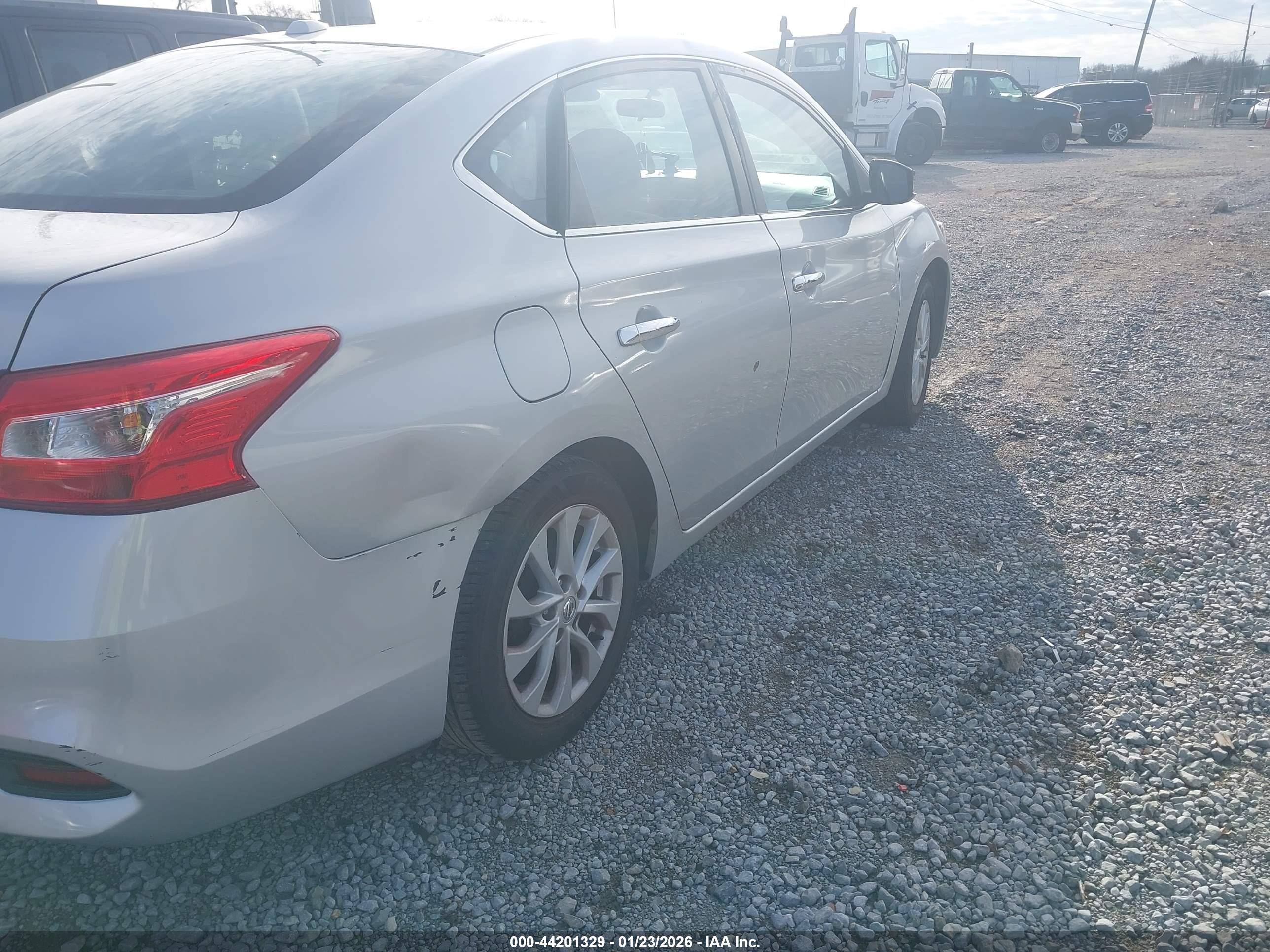 NISSAN SENTRA image 4
