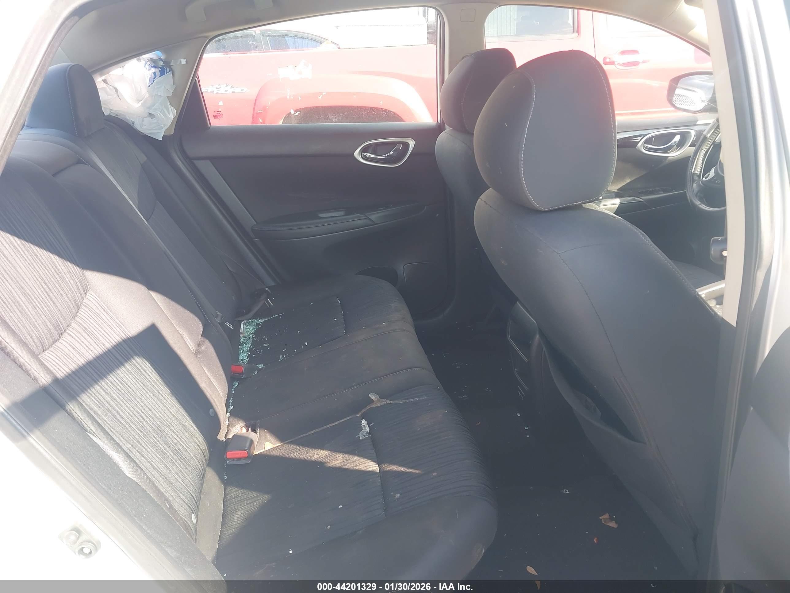 NISSAN SENTRA image 8