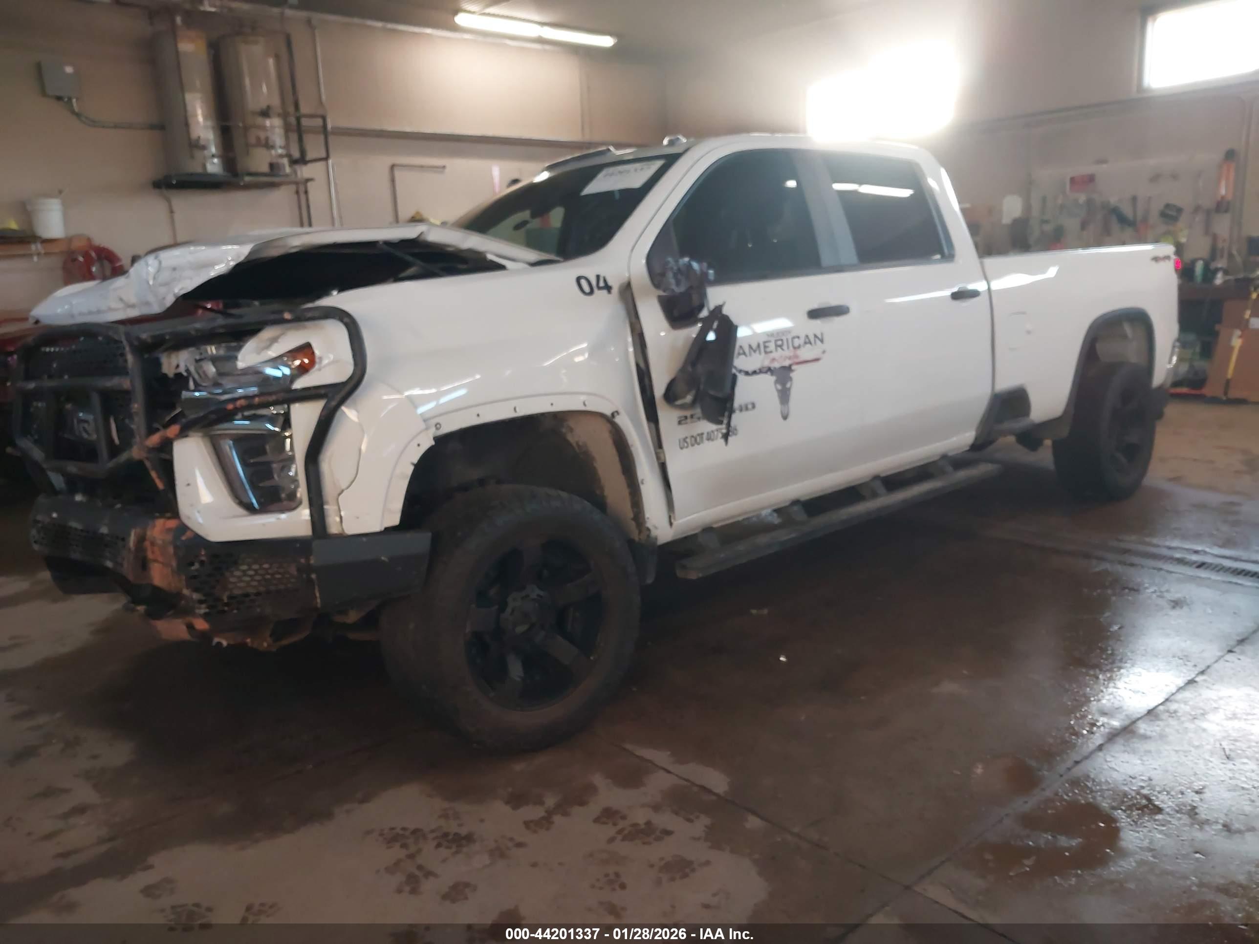 CHEVROLET SILVERADO image 2