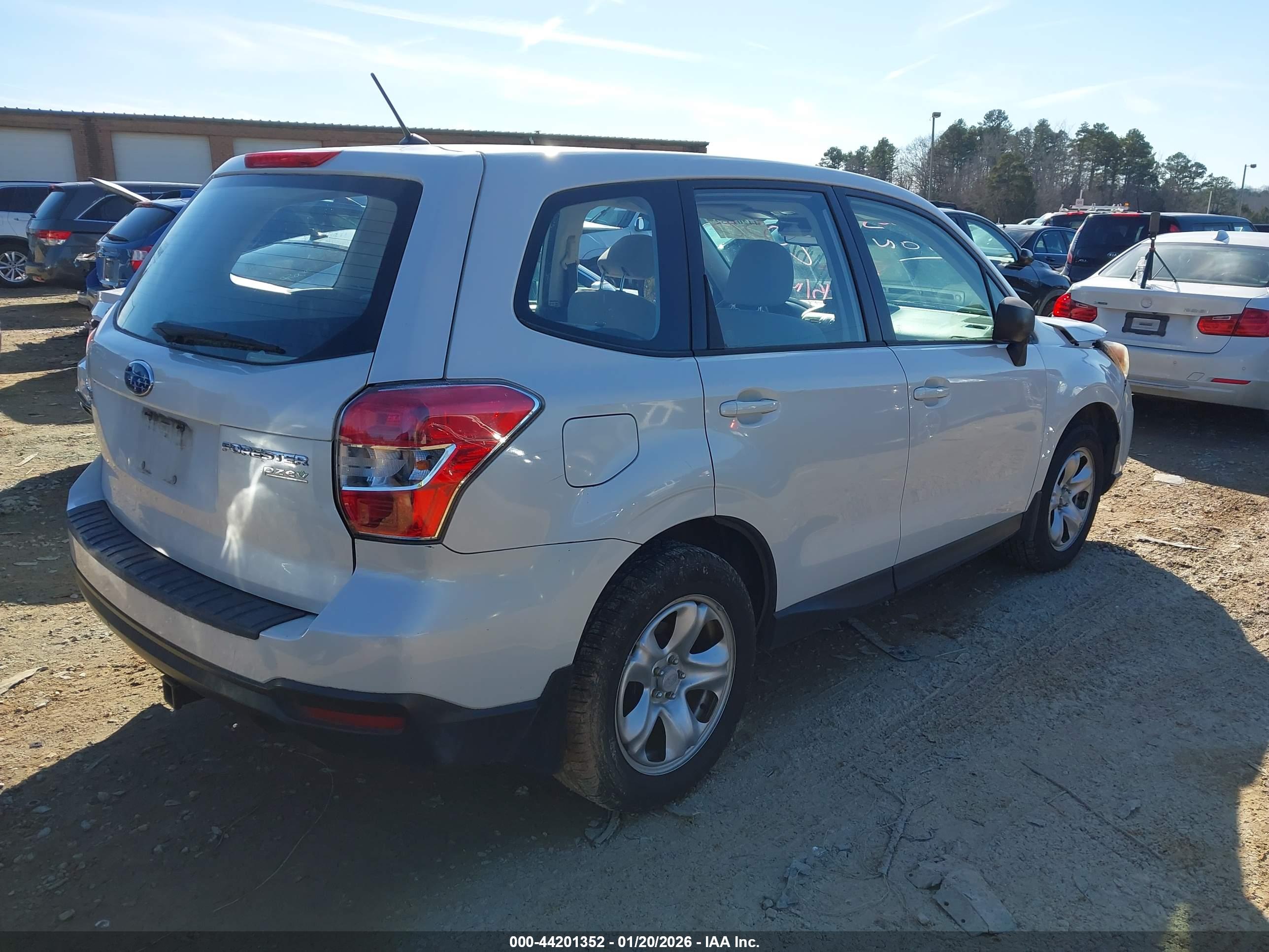 SUBARU FORESTER image 4