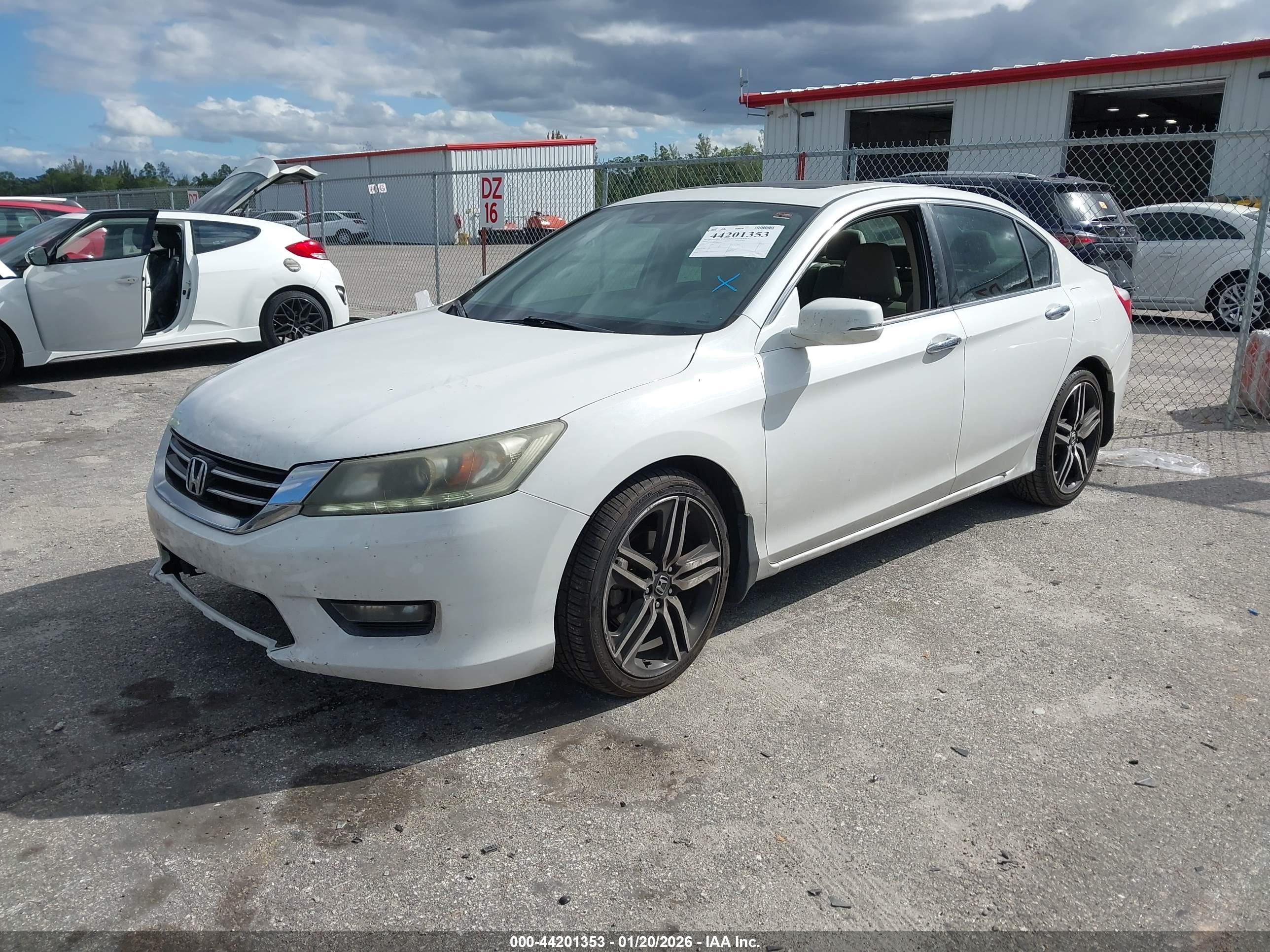 HONDA ACCORD image 2