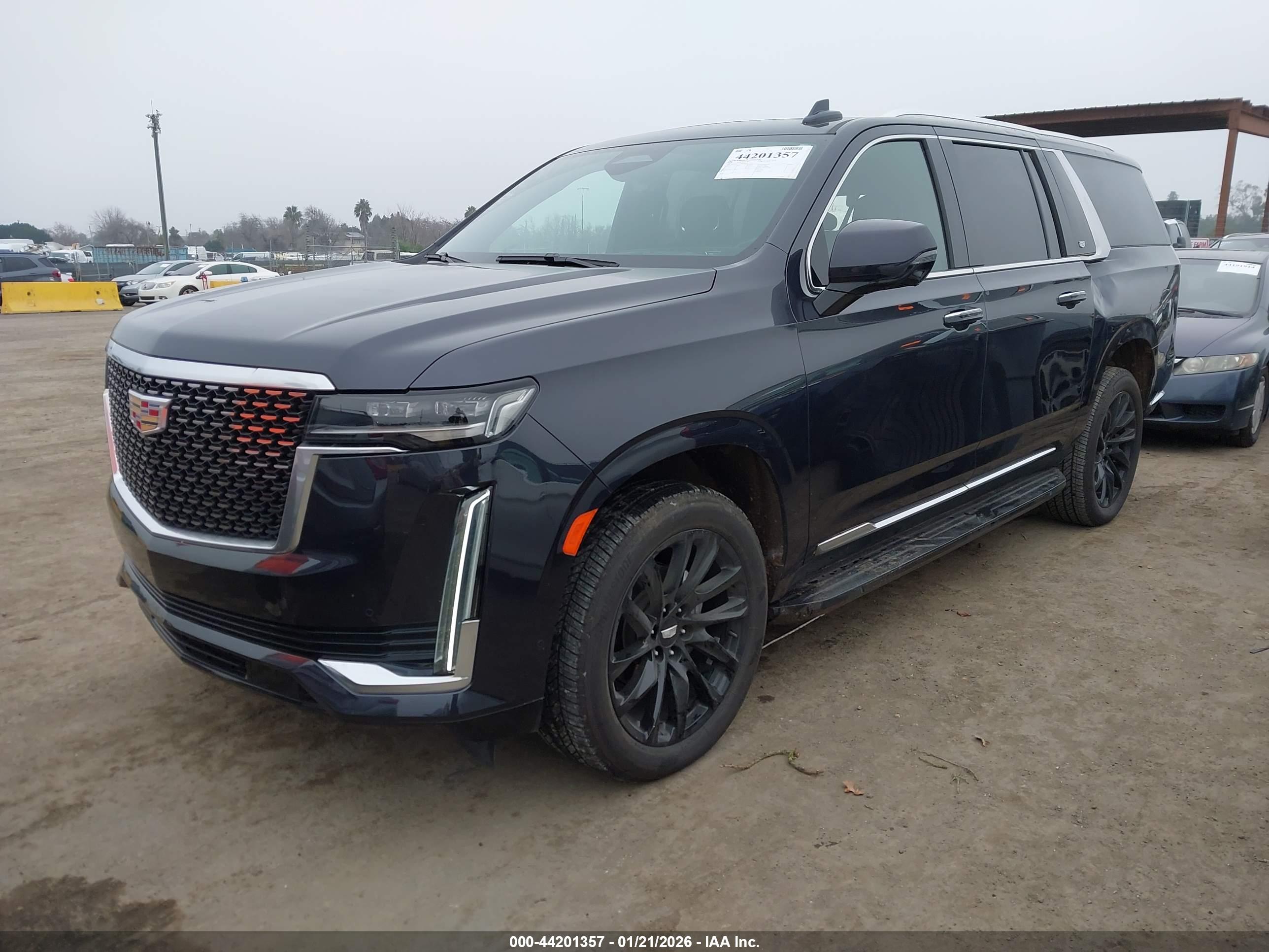 CADILLAC ESCALADE image 2