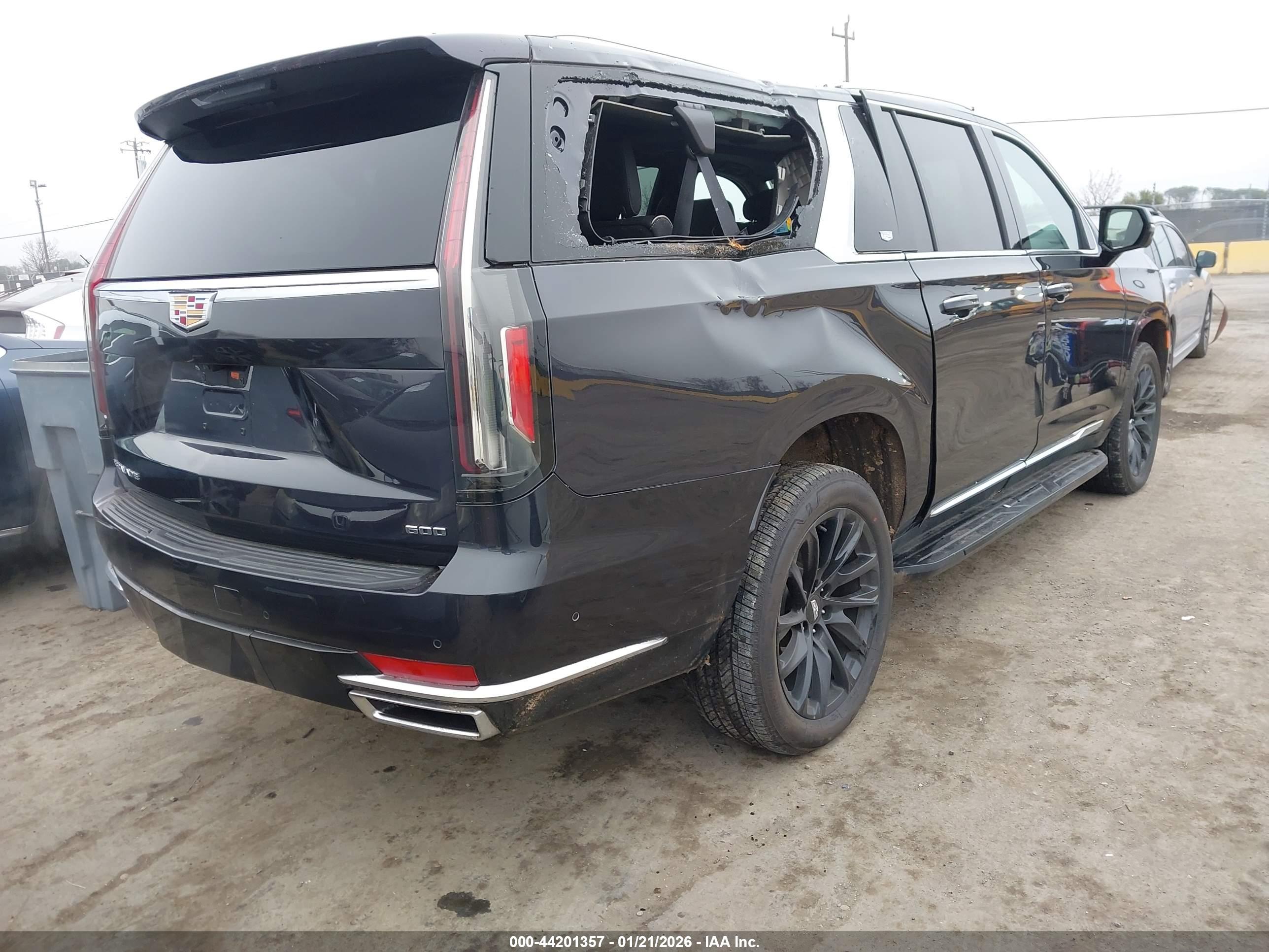 CADILLAC ESCALADE image 4
