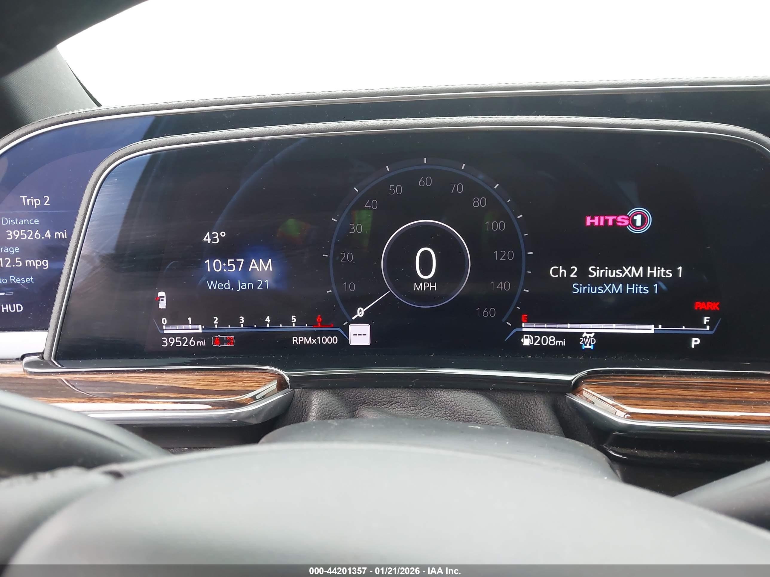 CADILLAC ESCALADE image 7