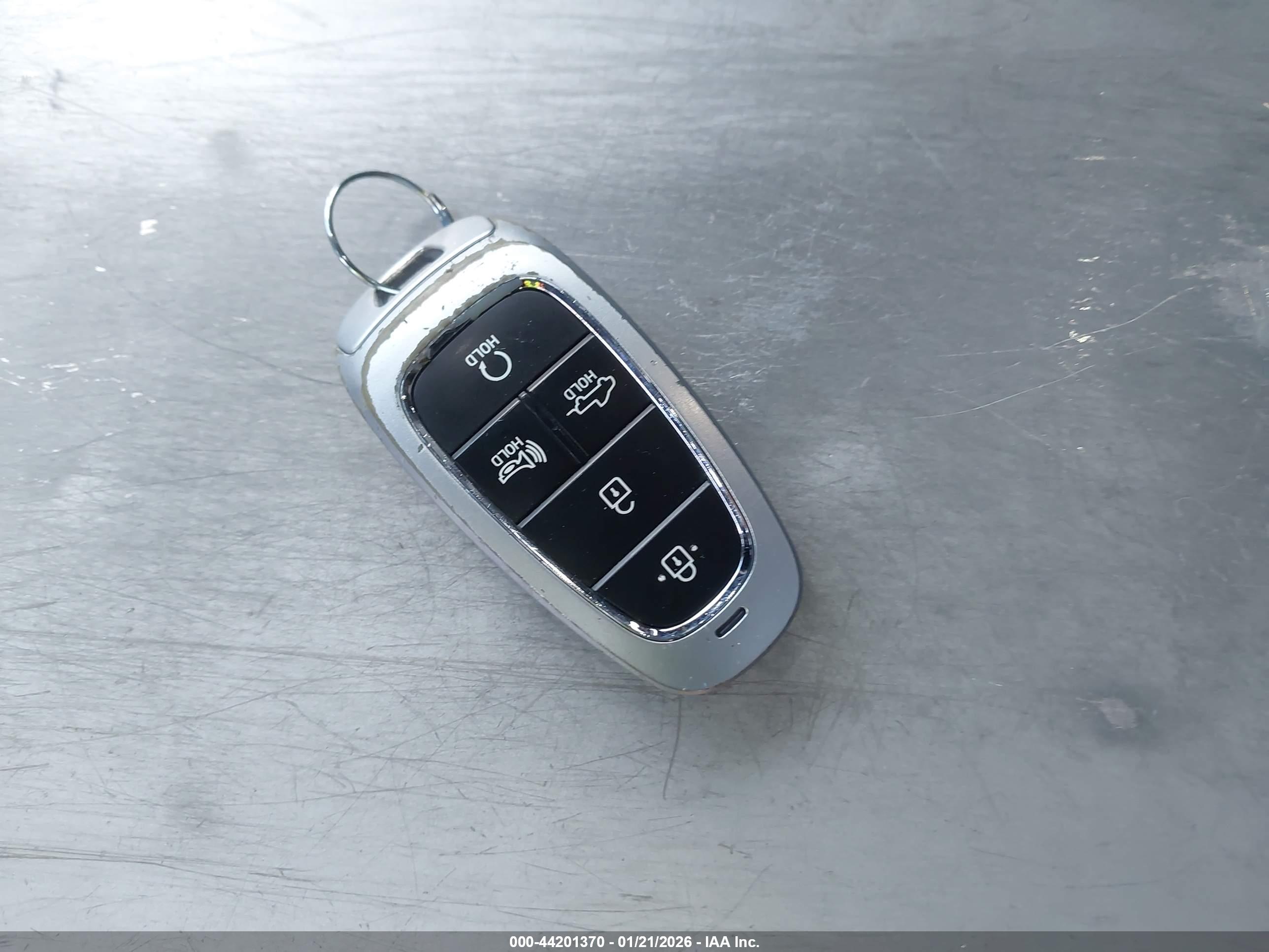 HYUNDAI SANTA image 11