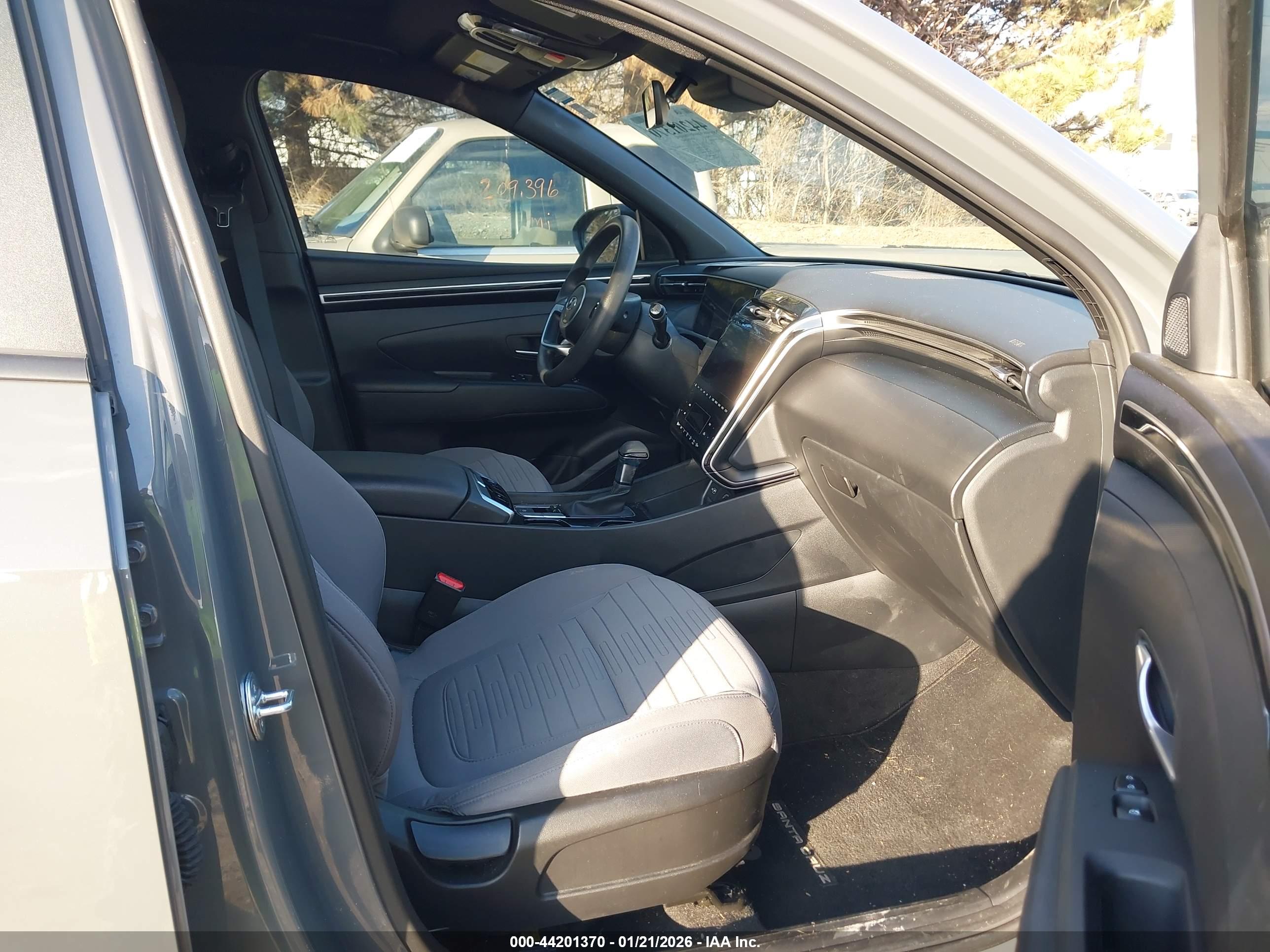 HYUNDAI SANTA image 5