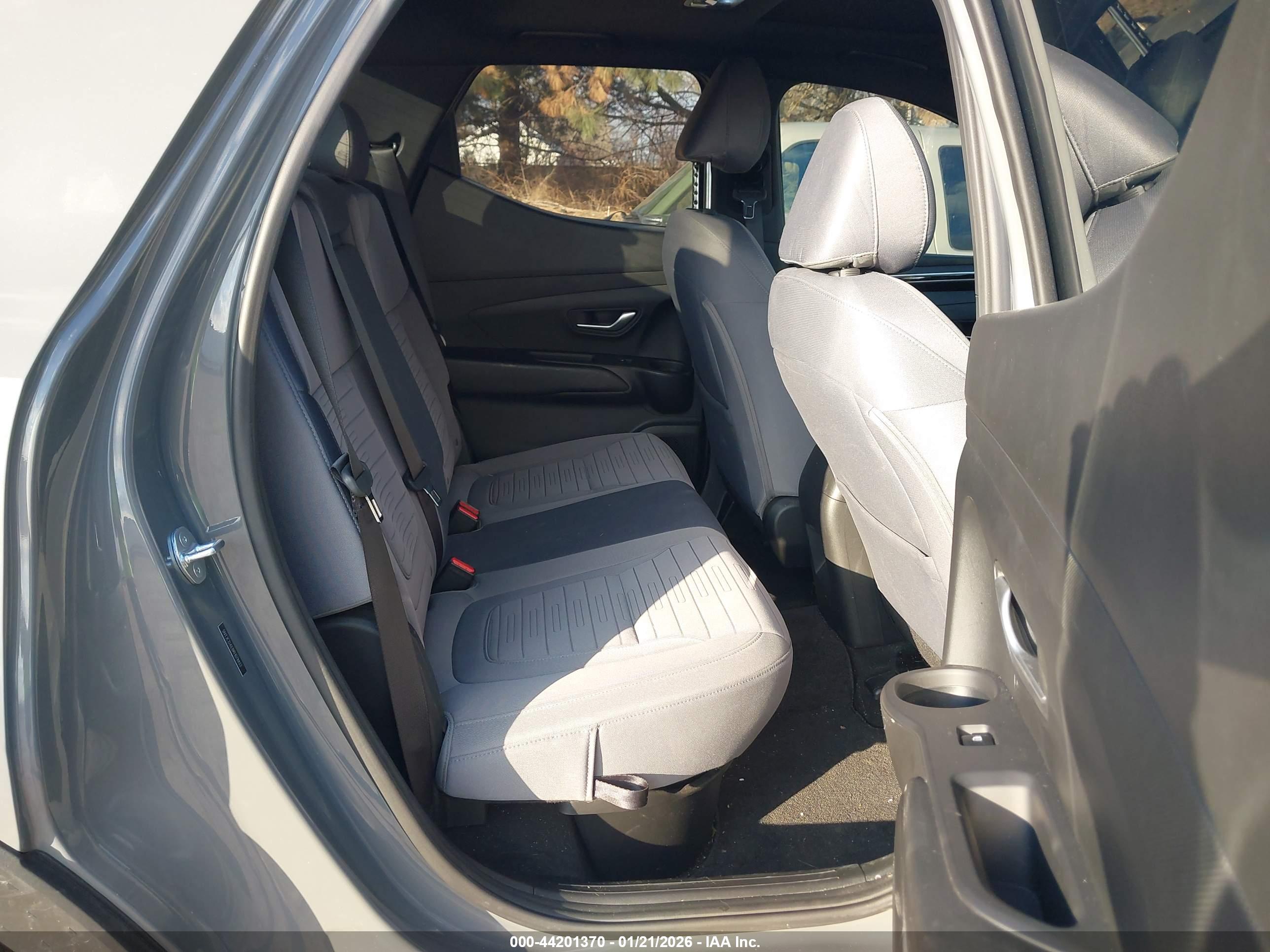HYUNDAI SANTA image 8