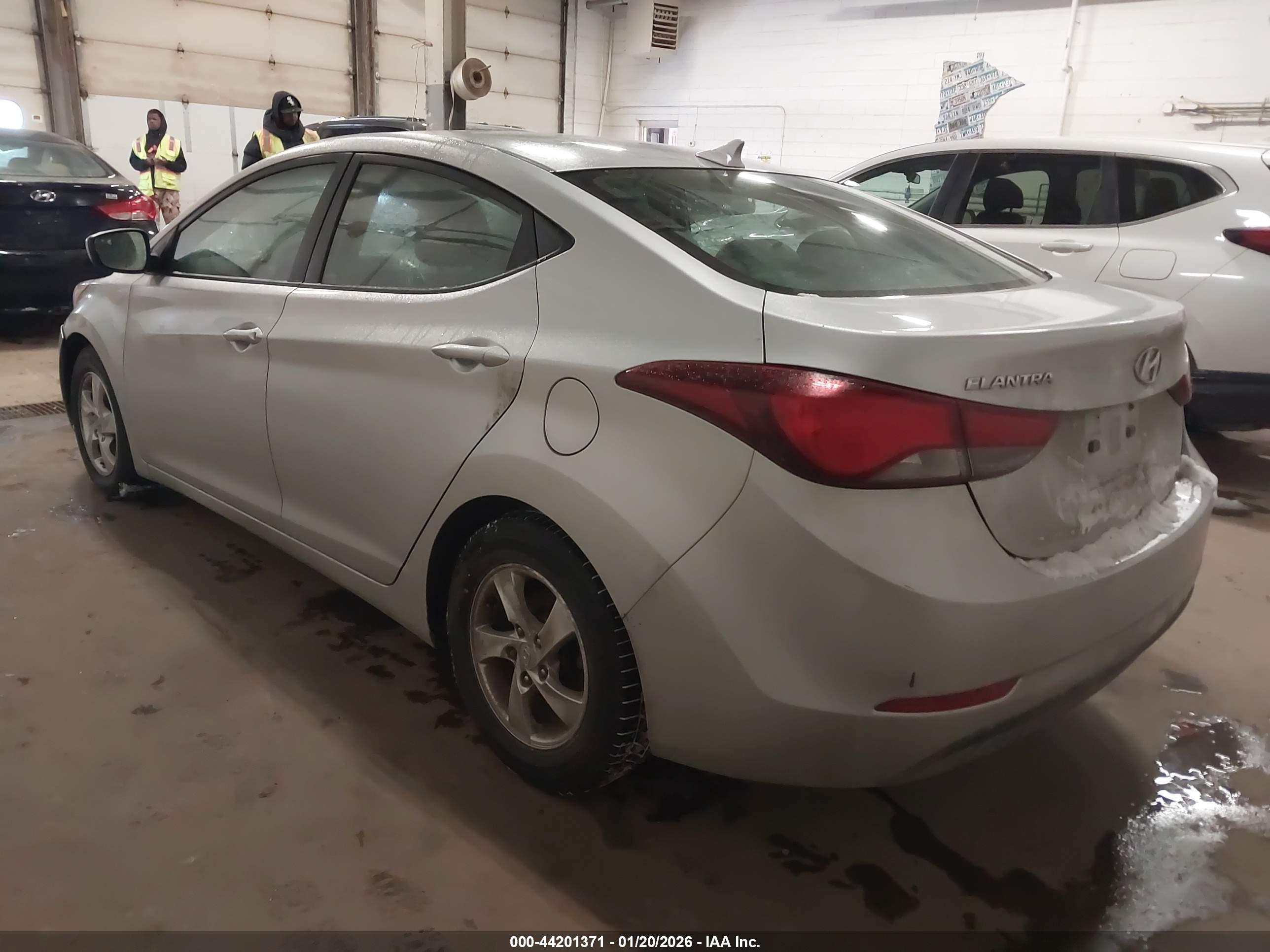 HYUNDAI ELANTRA image 3