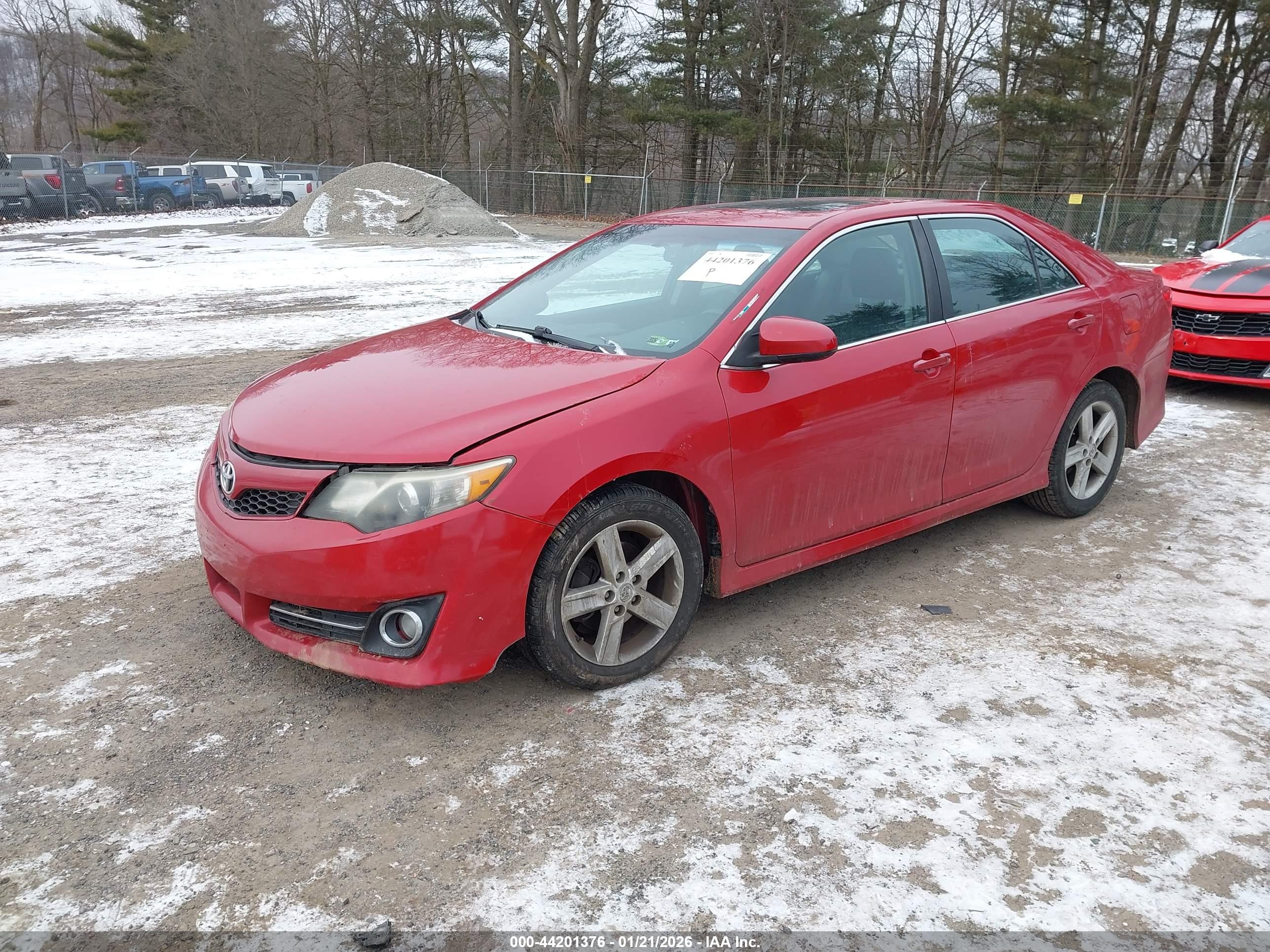 TOYOTA CAMRY image 2