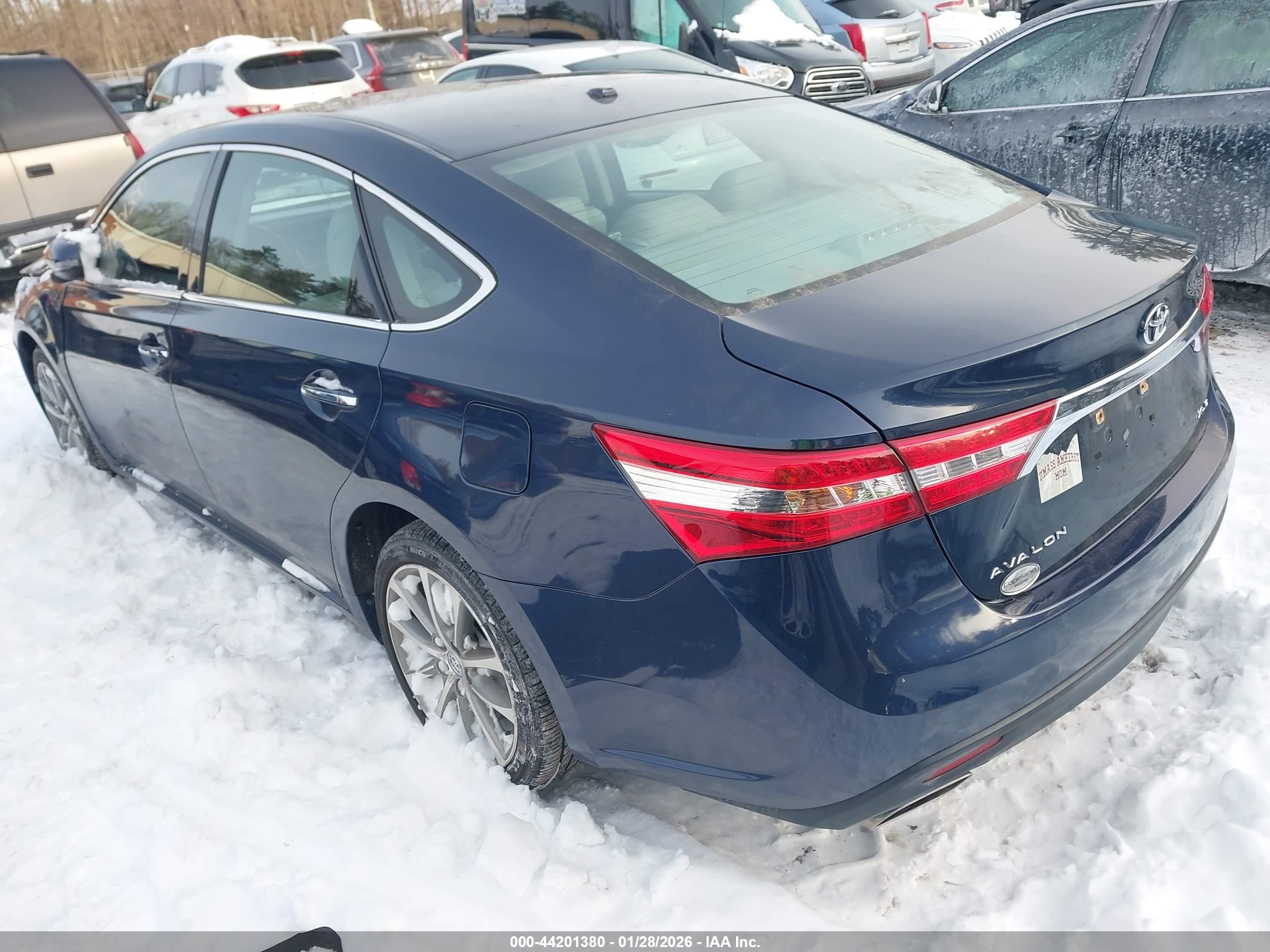 TOYOTA AVALON image 3