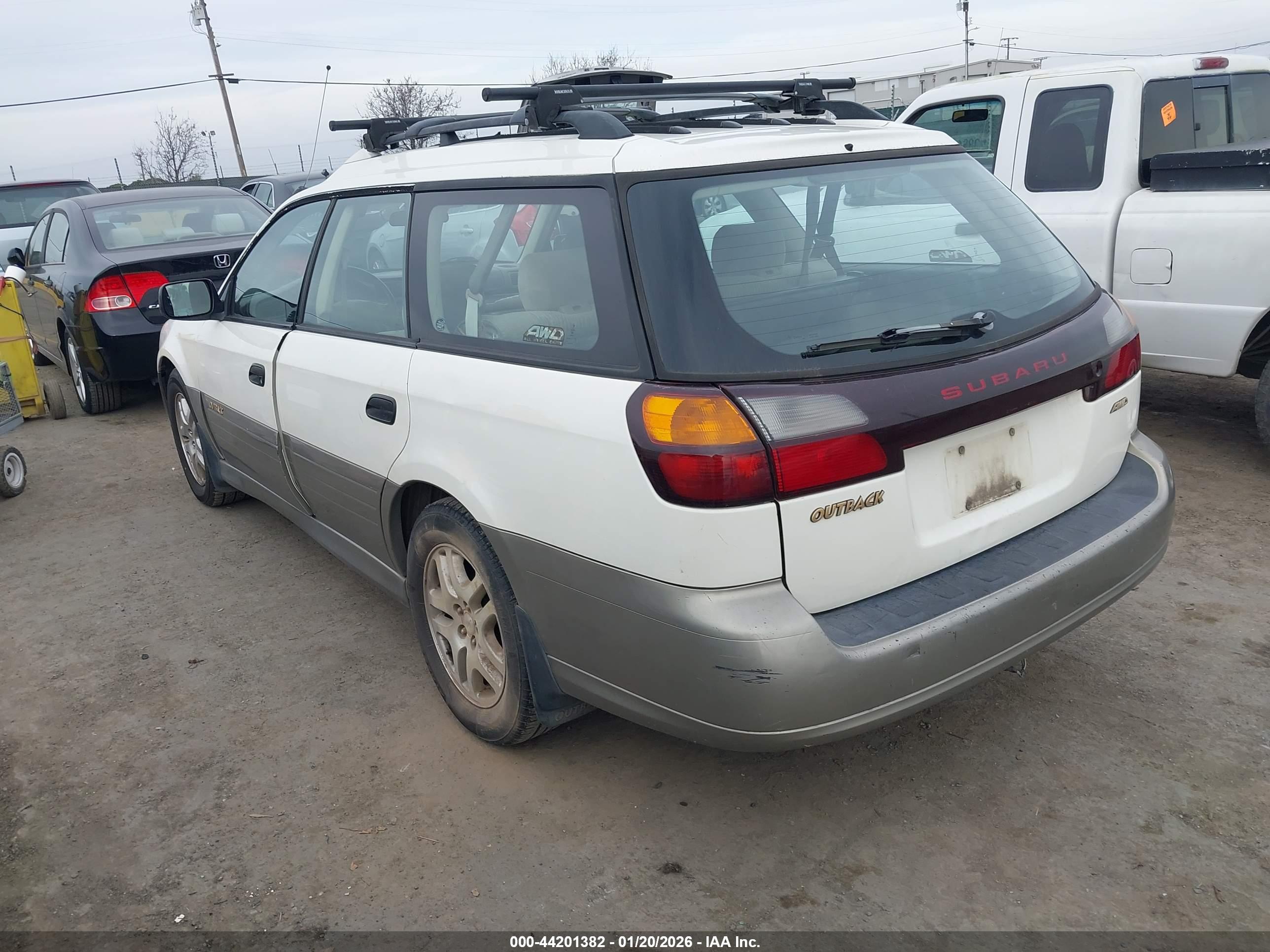 SUBARU OUTBACK image 3