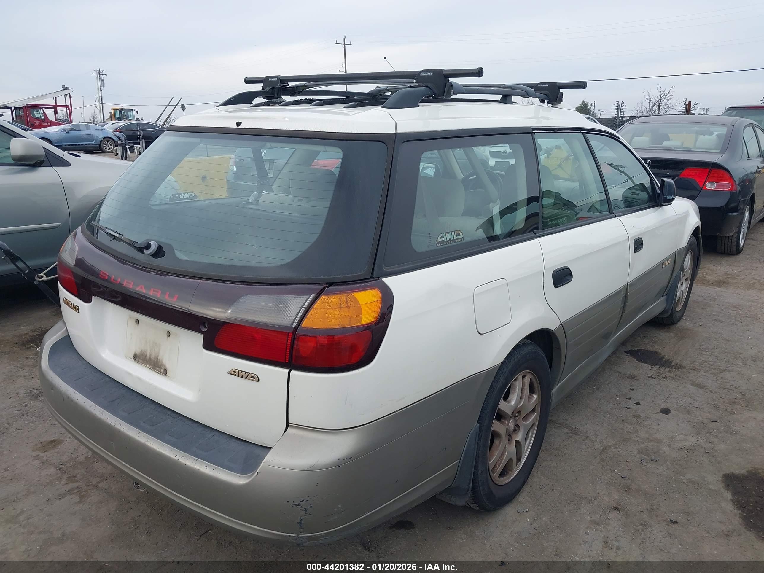 SUBARU OUTBACK image 4
