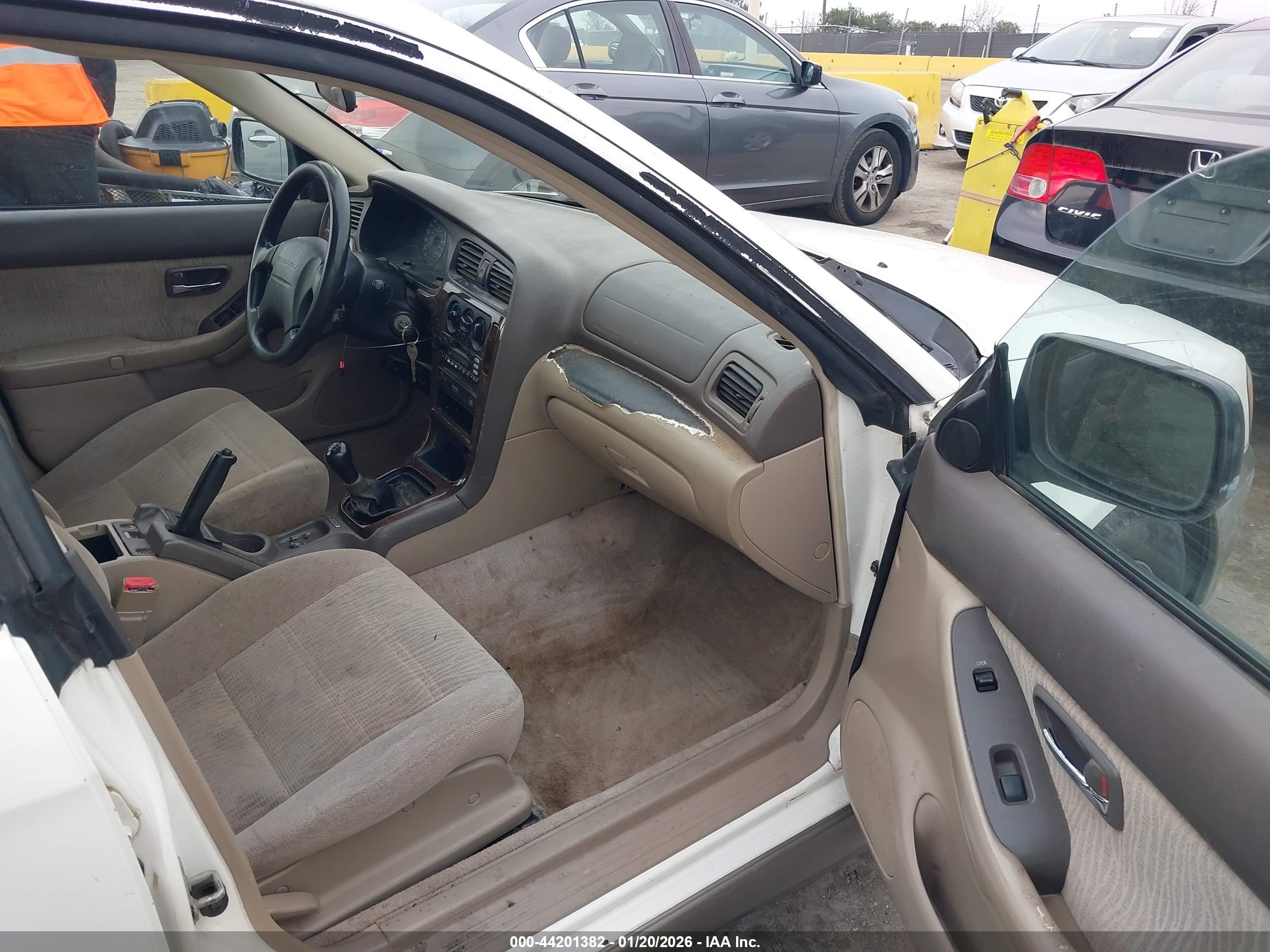 SUBARU OUTBACK image 5