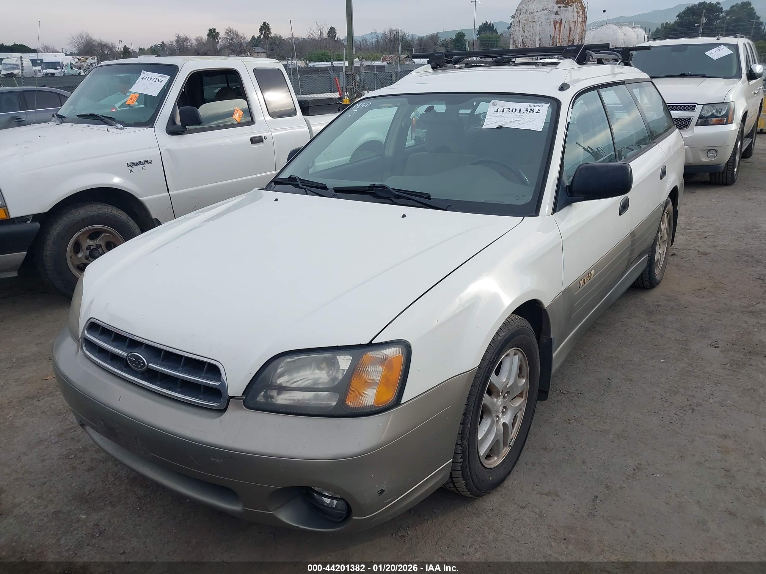 SUBARU OUTBACK image 6