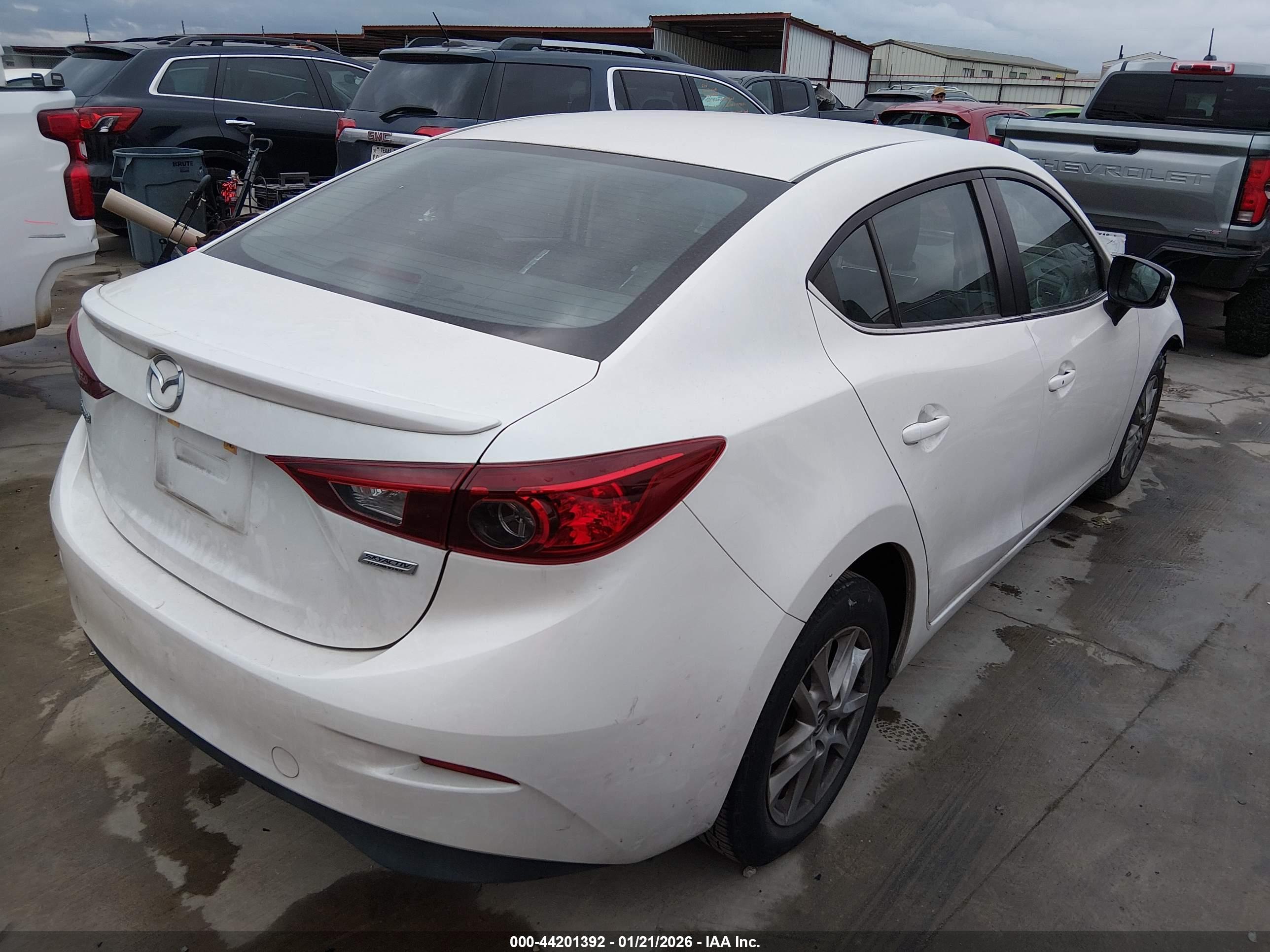 MAZDA MAZDA3 image 4