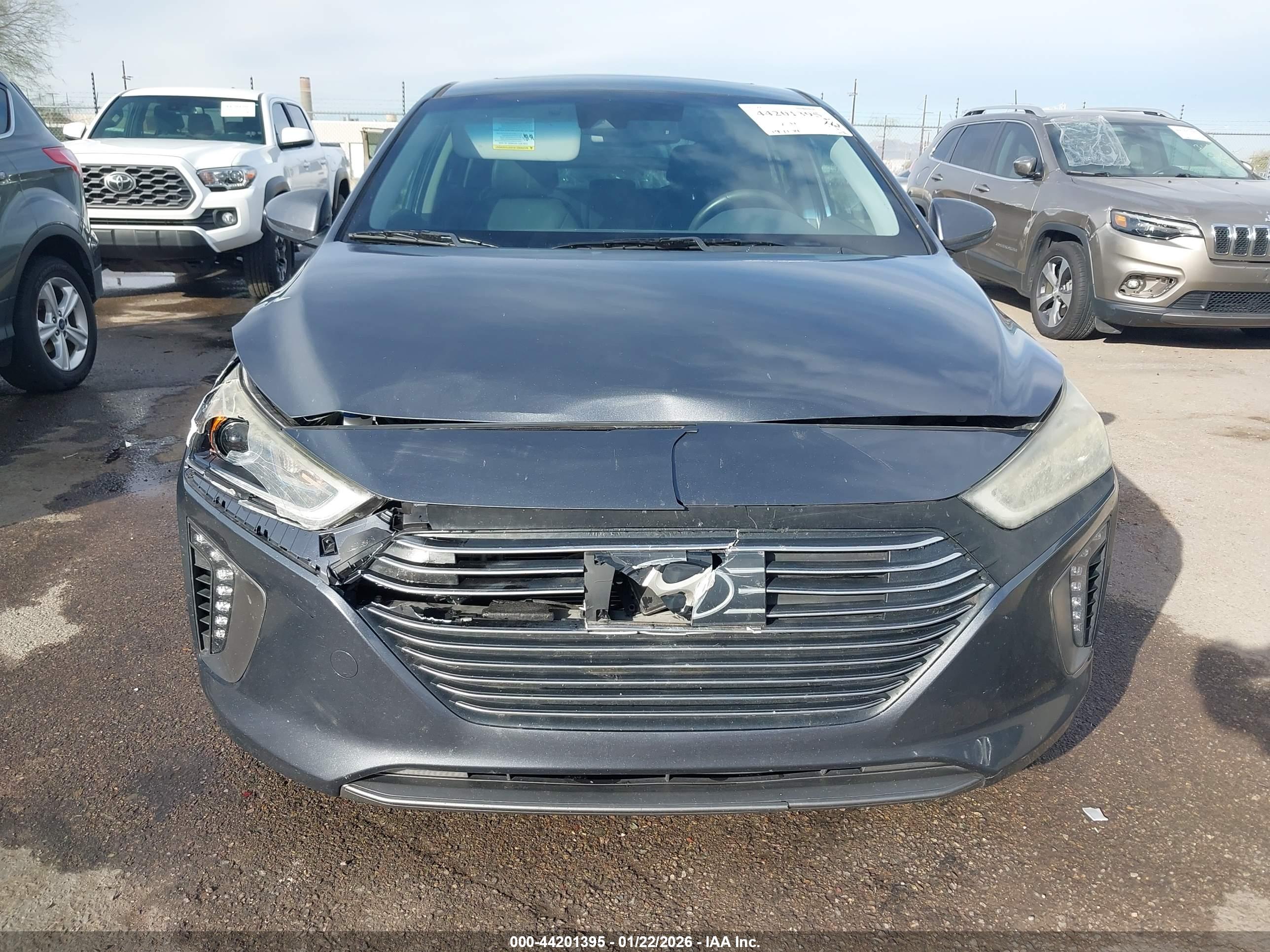 HYUNDAI IONIQ image 6