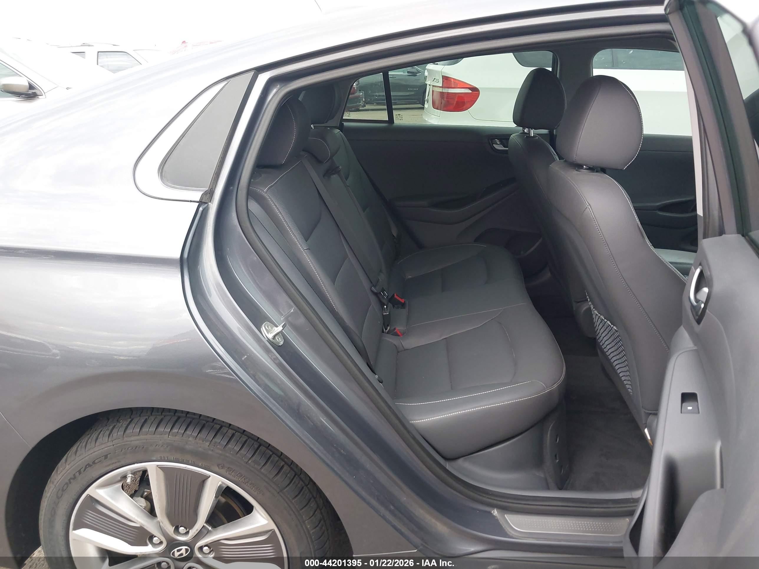 HYUNDAI IONIQ image 8