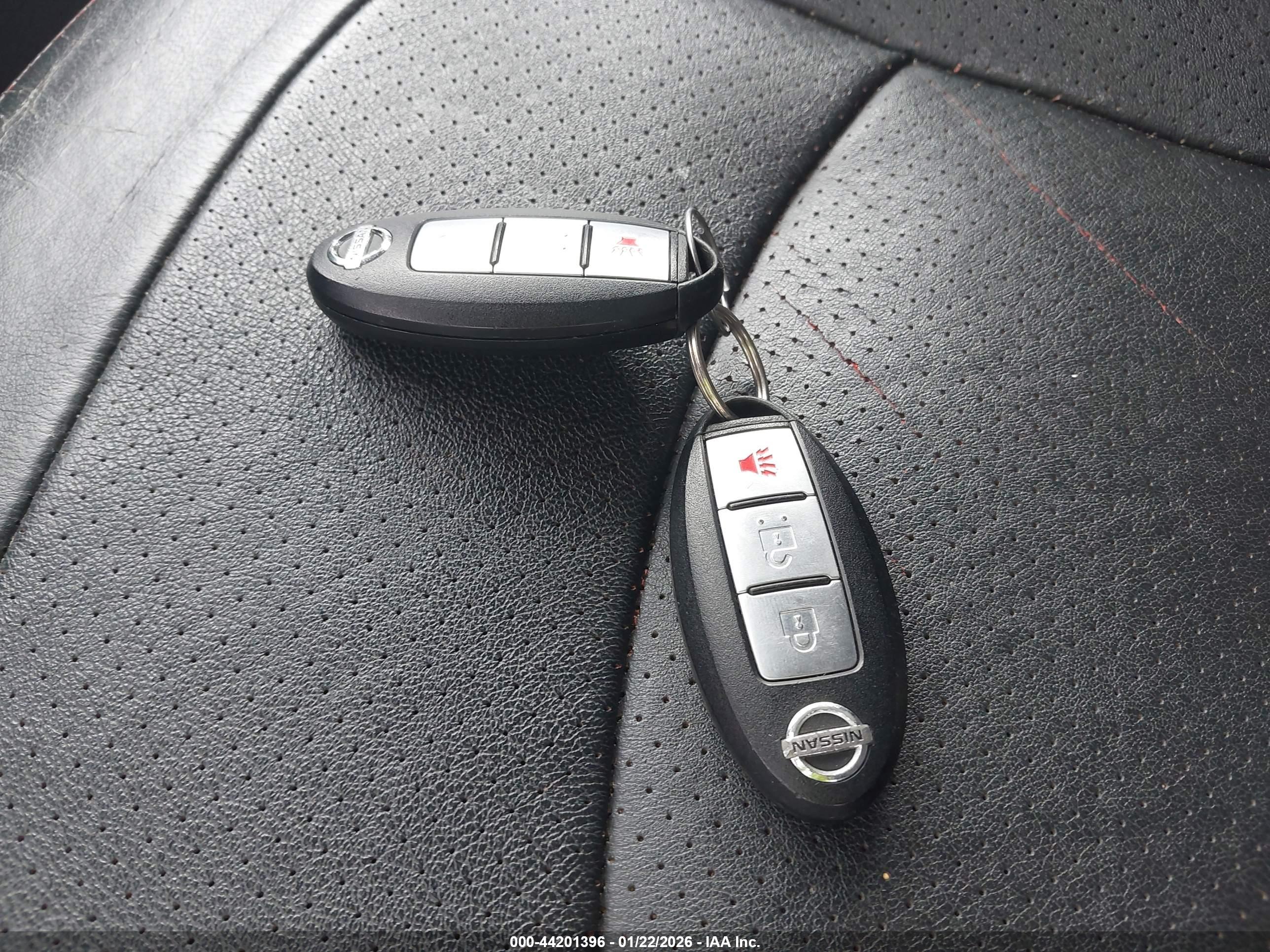 NISSAN ROGUE image 11