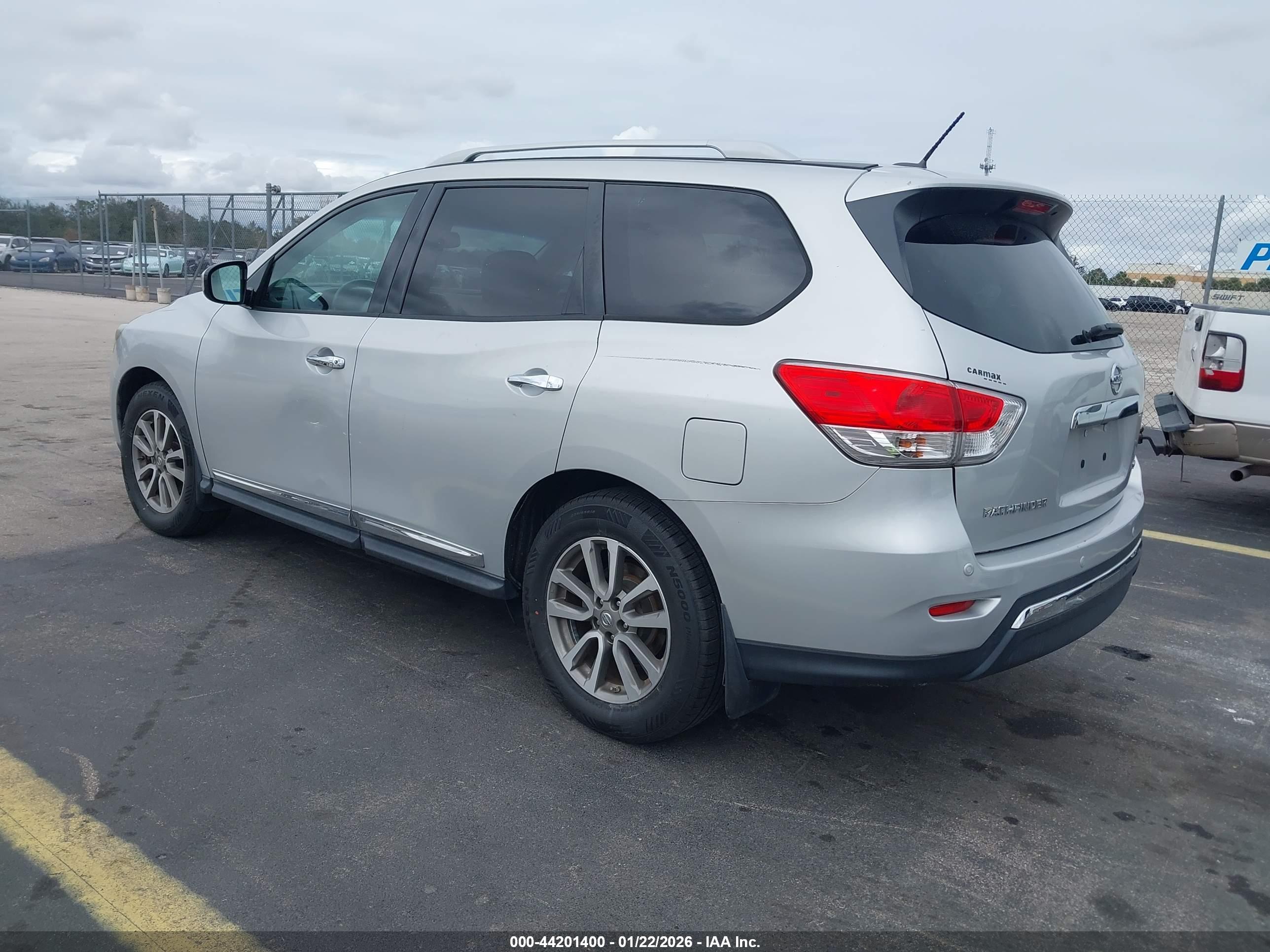 NISSAN PATHFINDER image 3