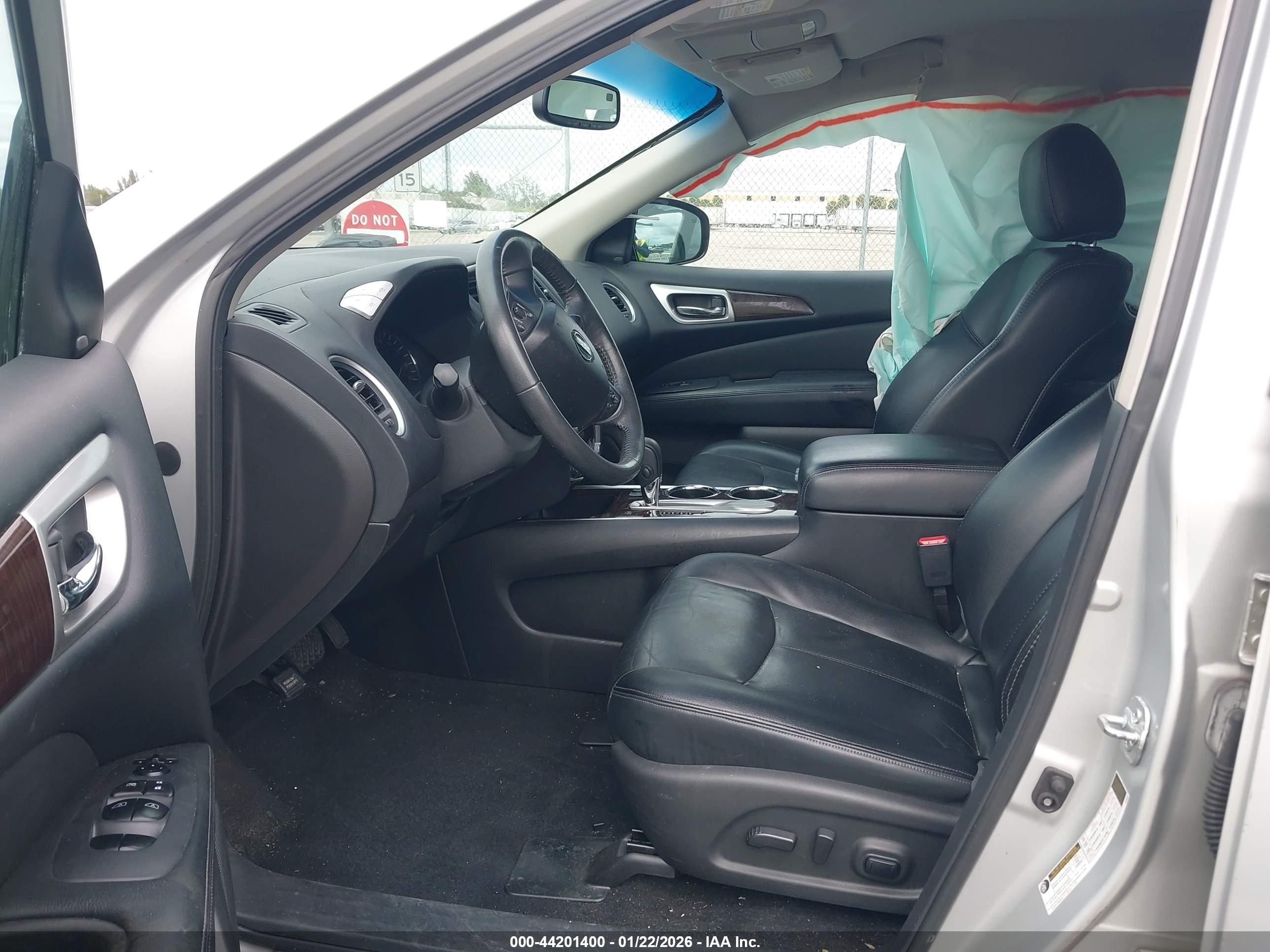 NISSAN PATHFINDER image 5