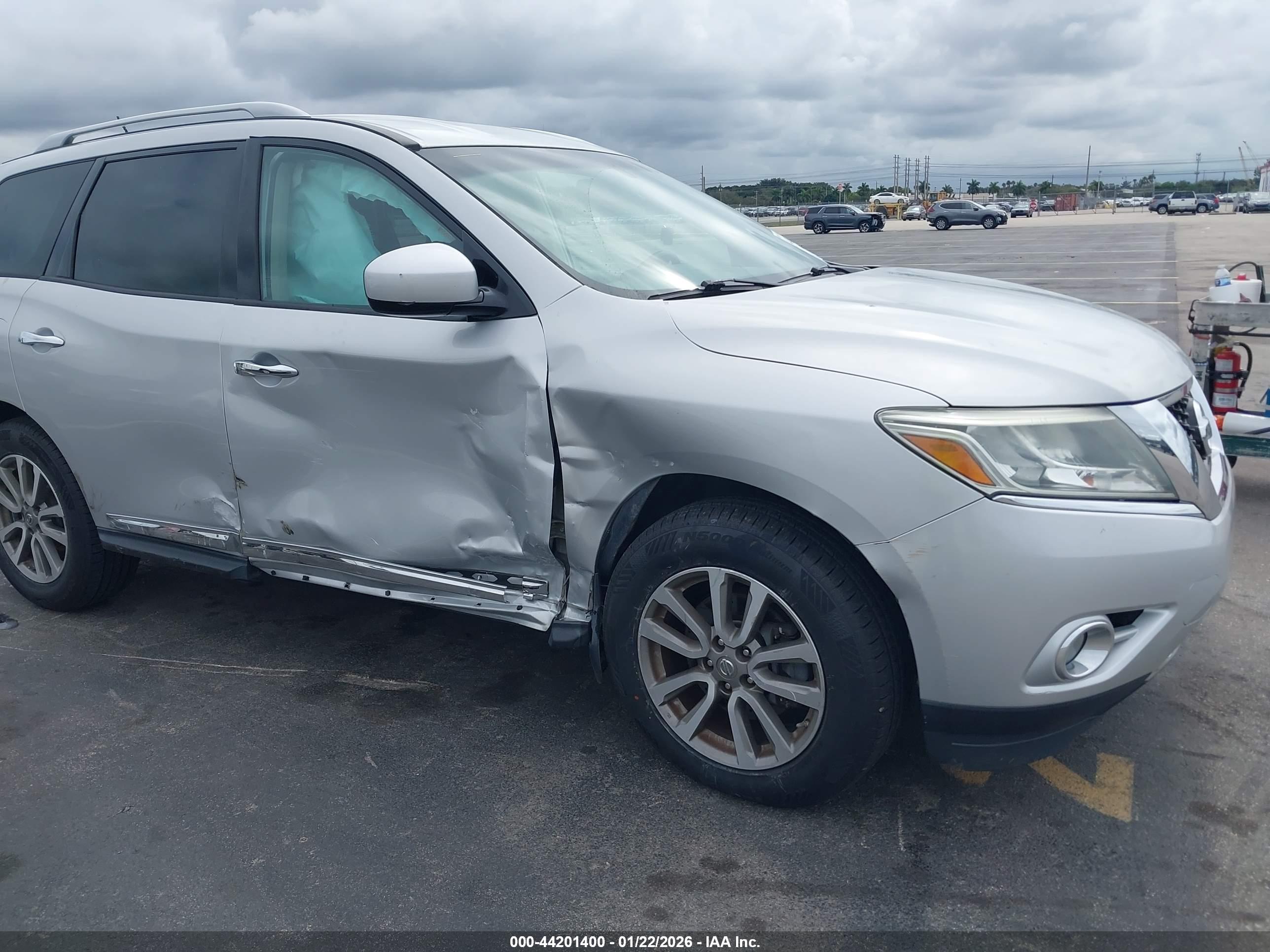 NISSAN PATHFINDER image 6