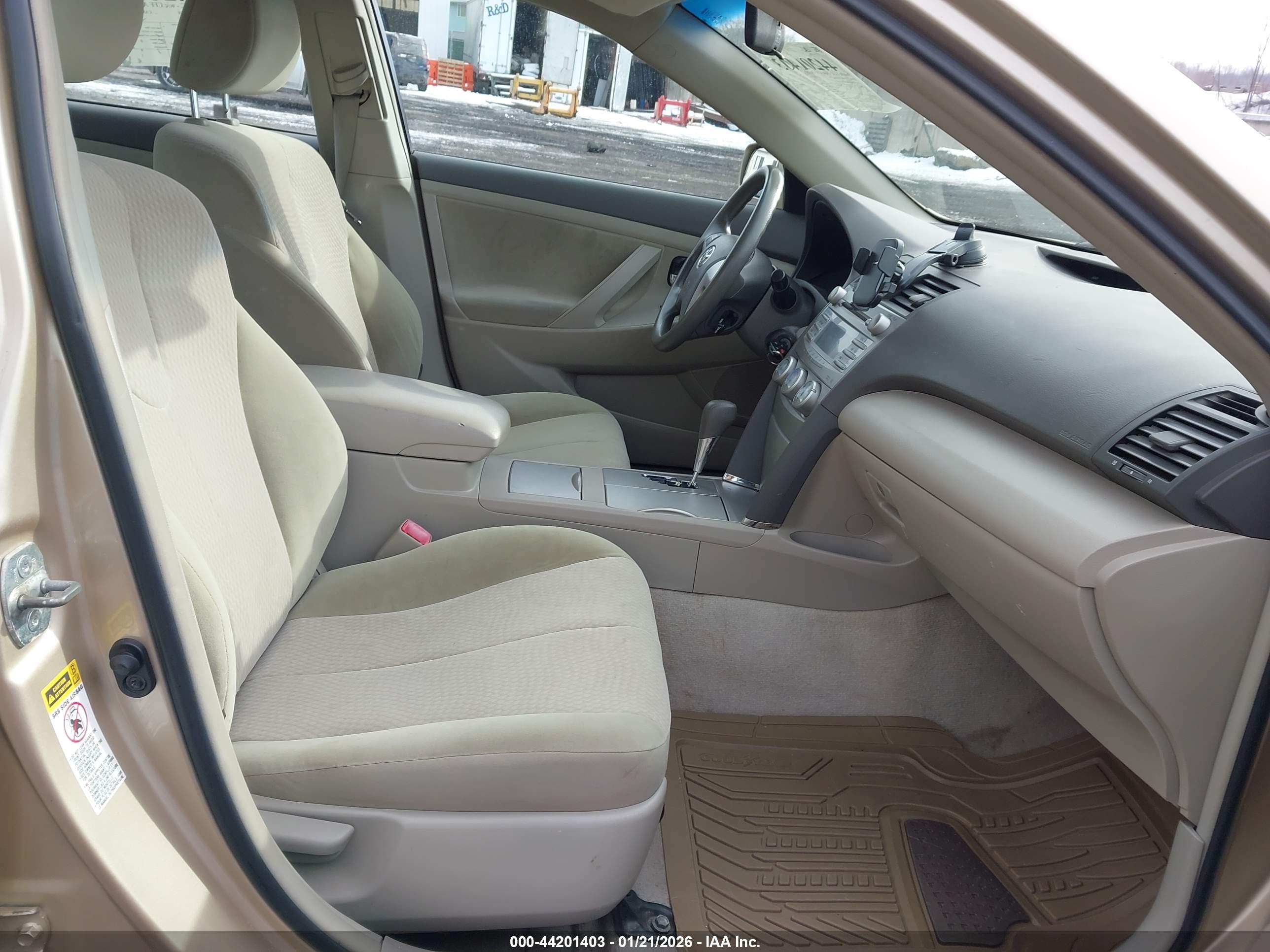TOYOTA CAMRY image 5