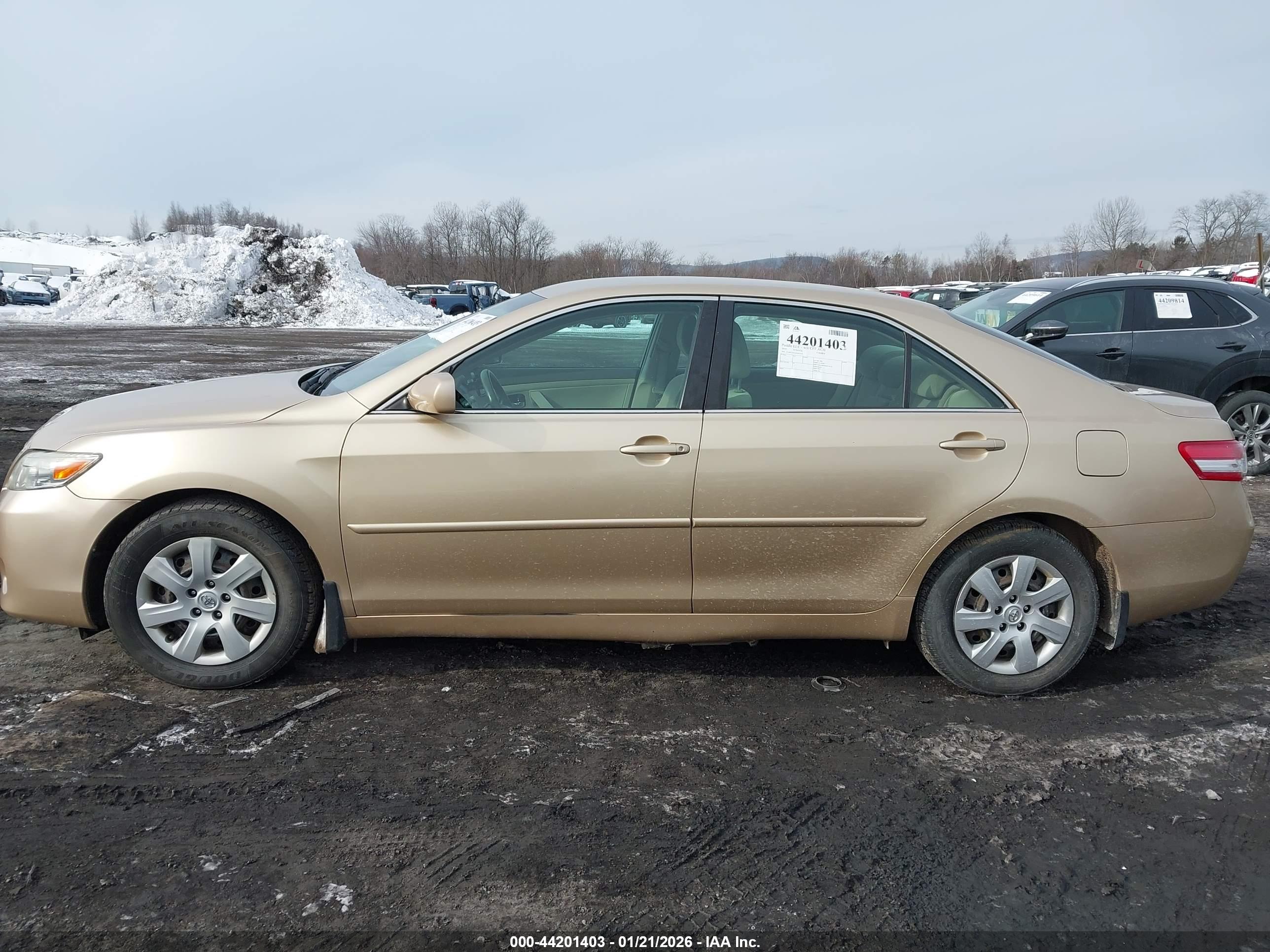 TOYOTA CAMRY image 6