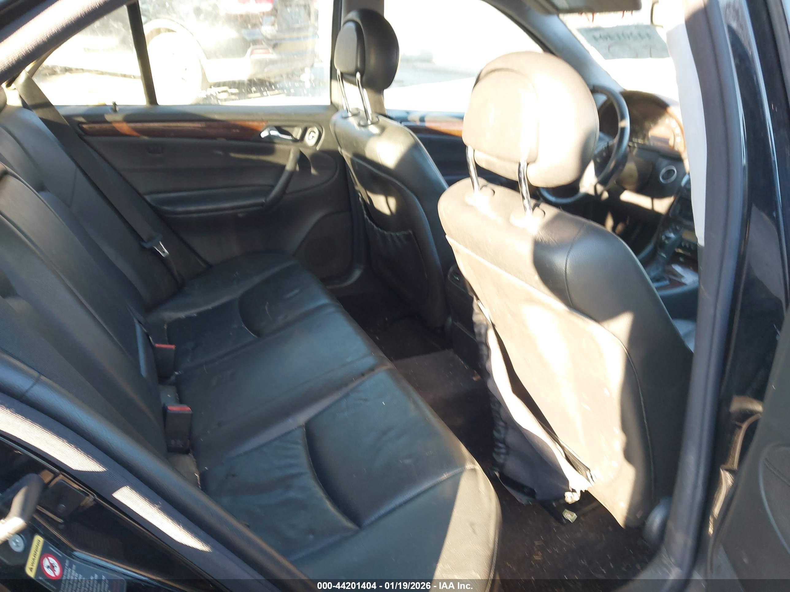 MERCEDES-BENZ C image 8