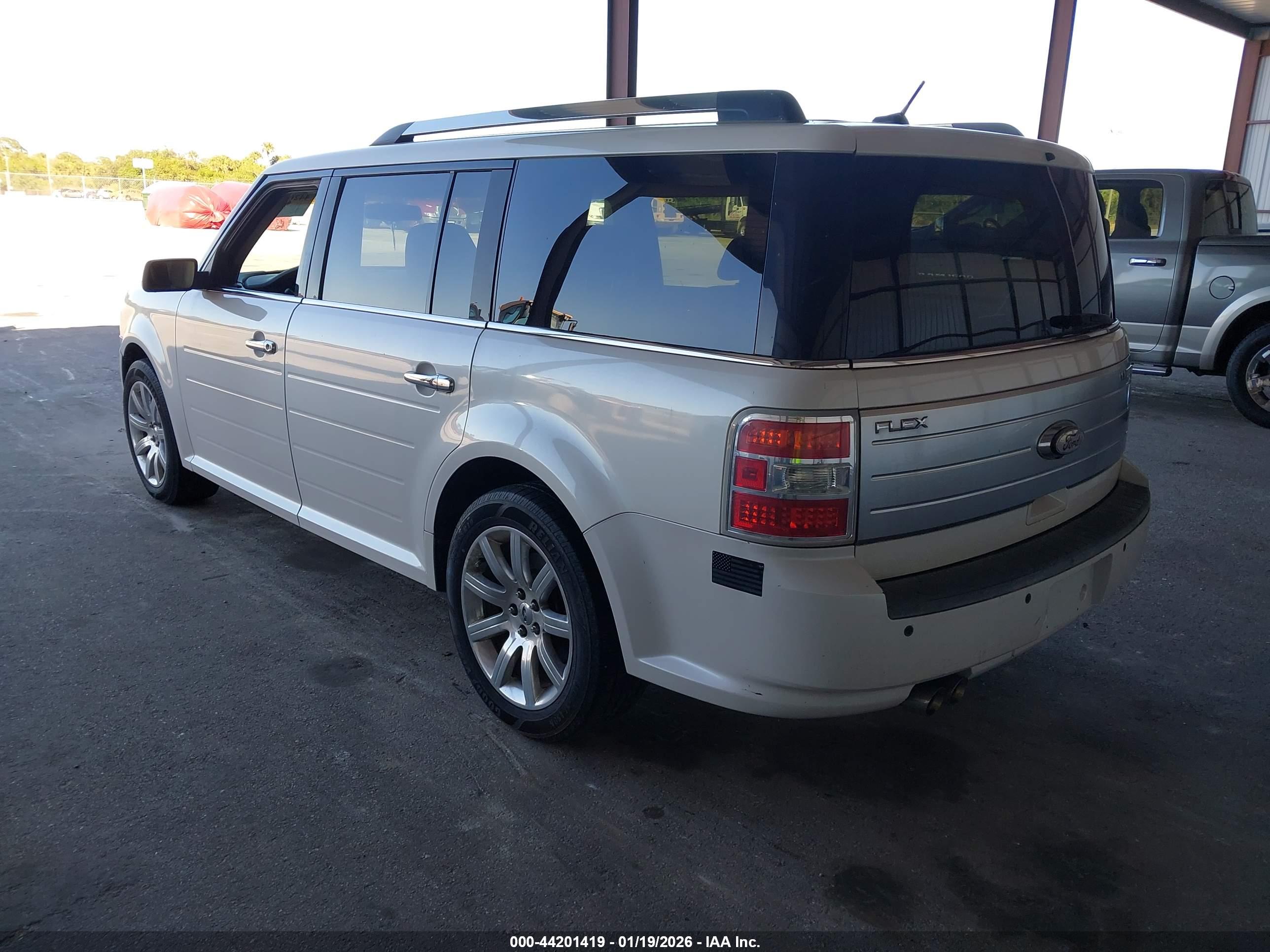 FORD FLEX image 3