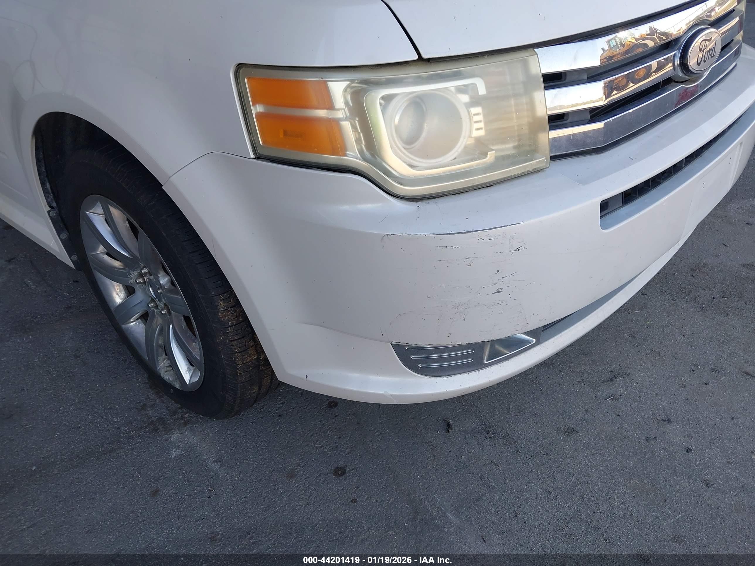 FORD FLEX image 6