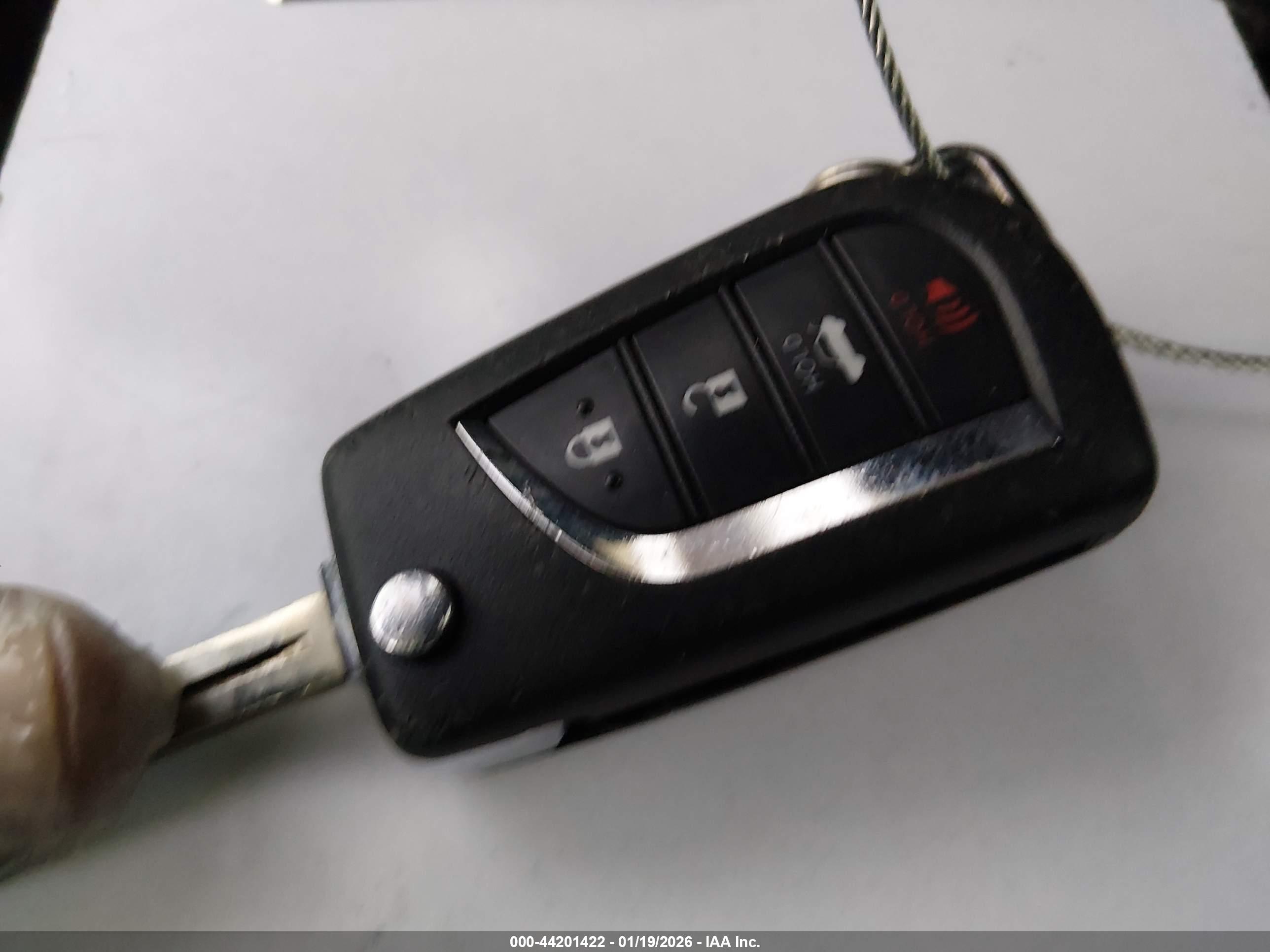 TOYOTA COROLLA image 11