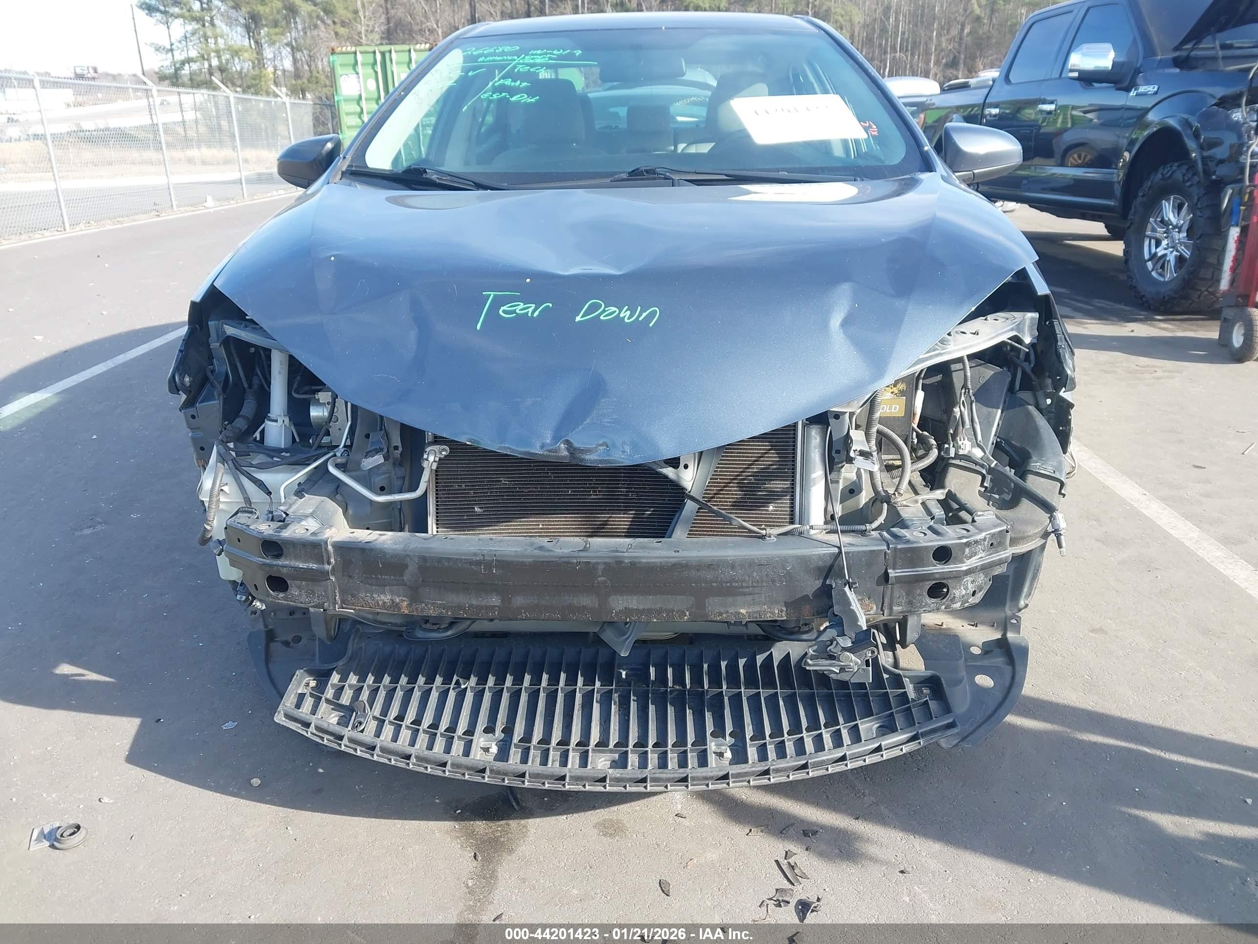 TOYOTA COROLLA image 6