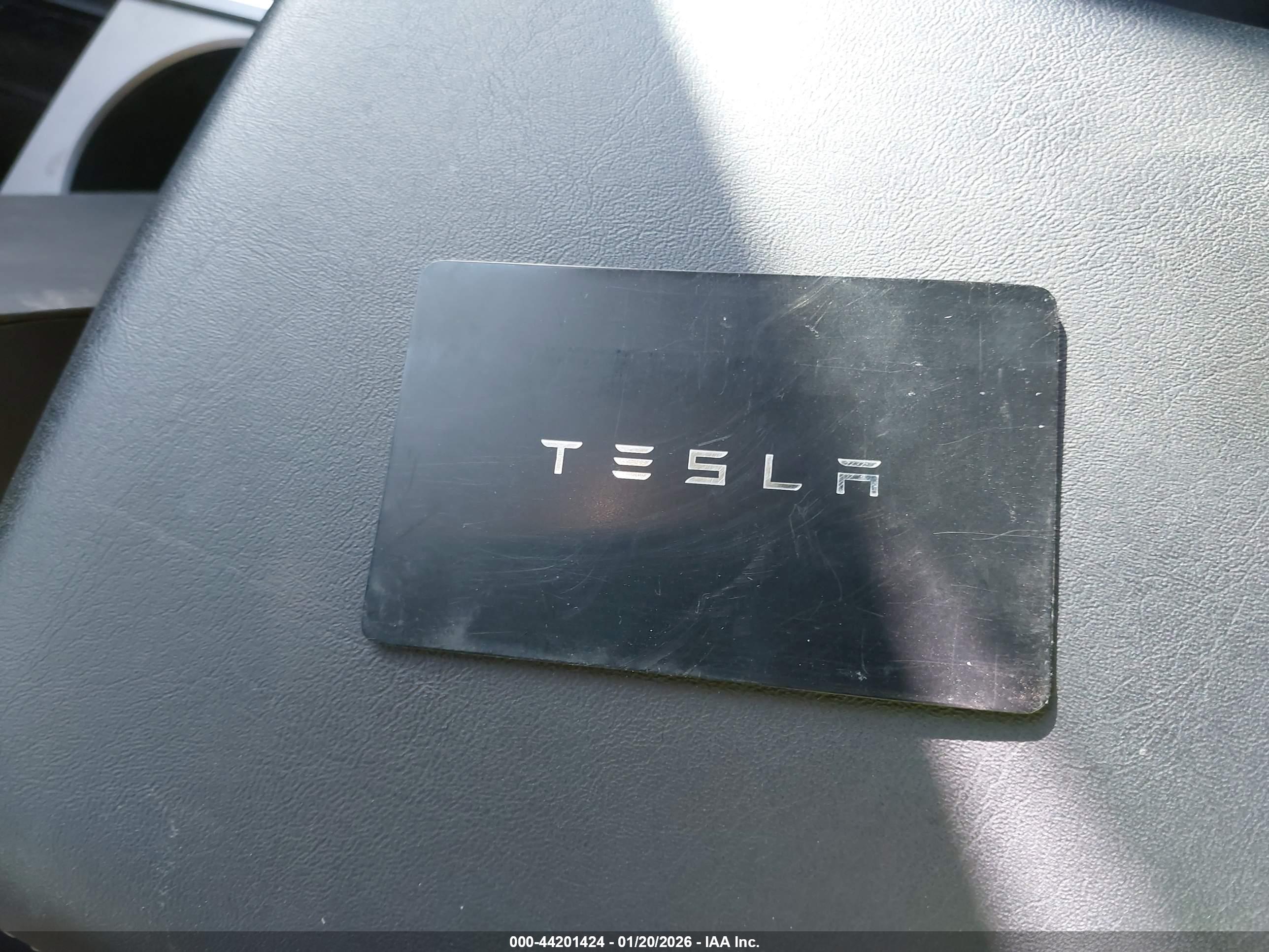 TESLA MODEL image 11