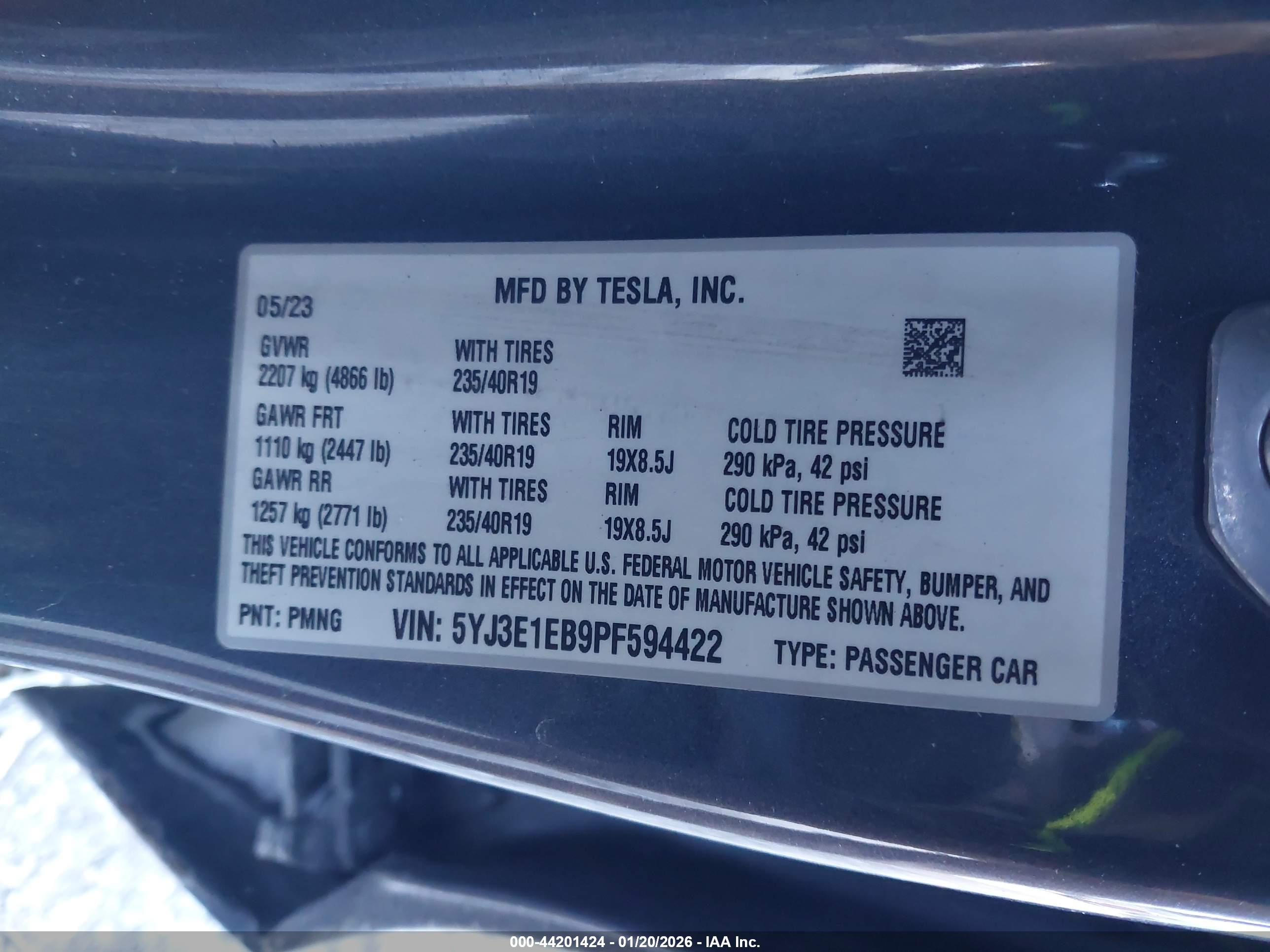 TESLA MODEL image 9
