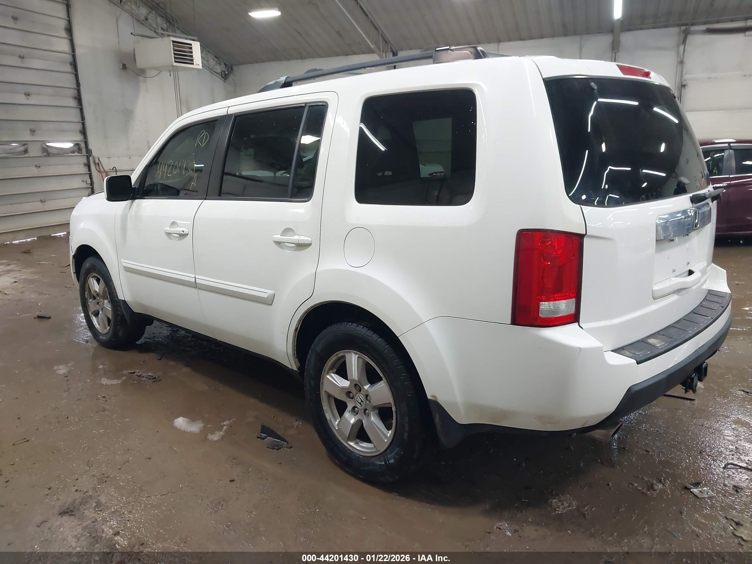 HONDA PILOT image 3