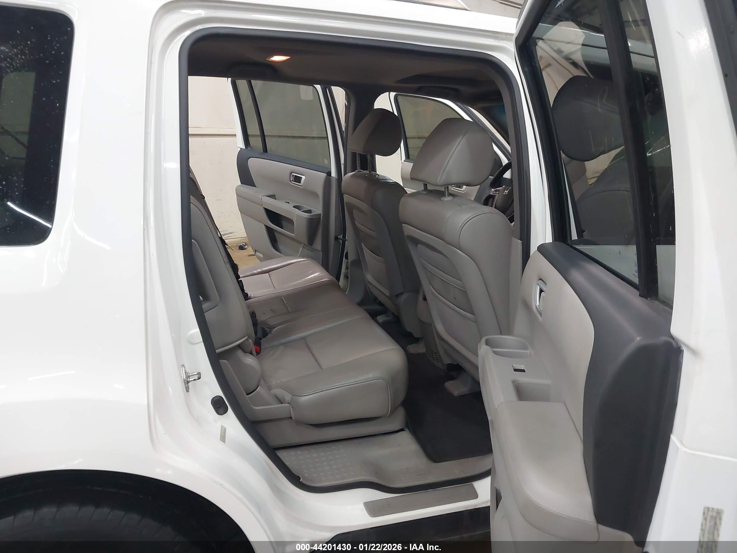HONDA PILOT image 8