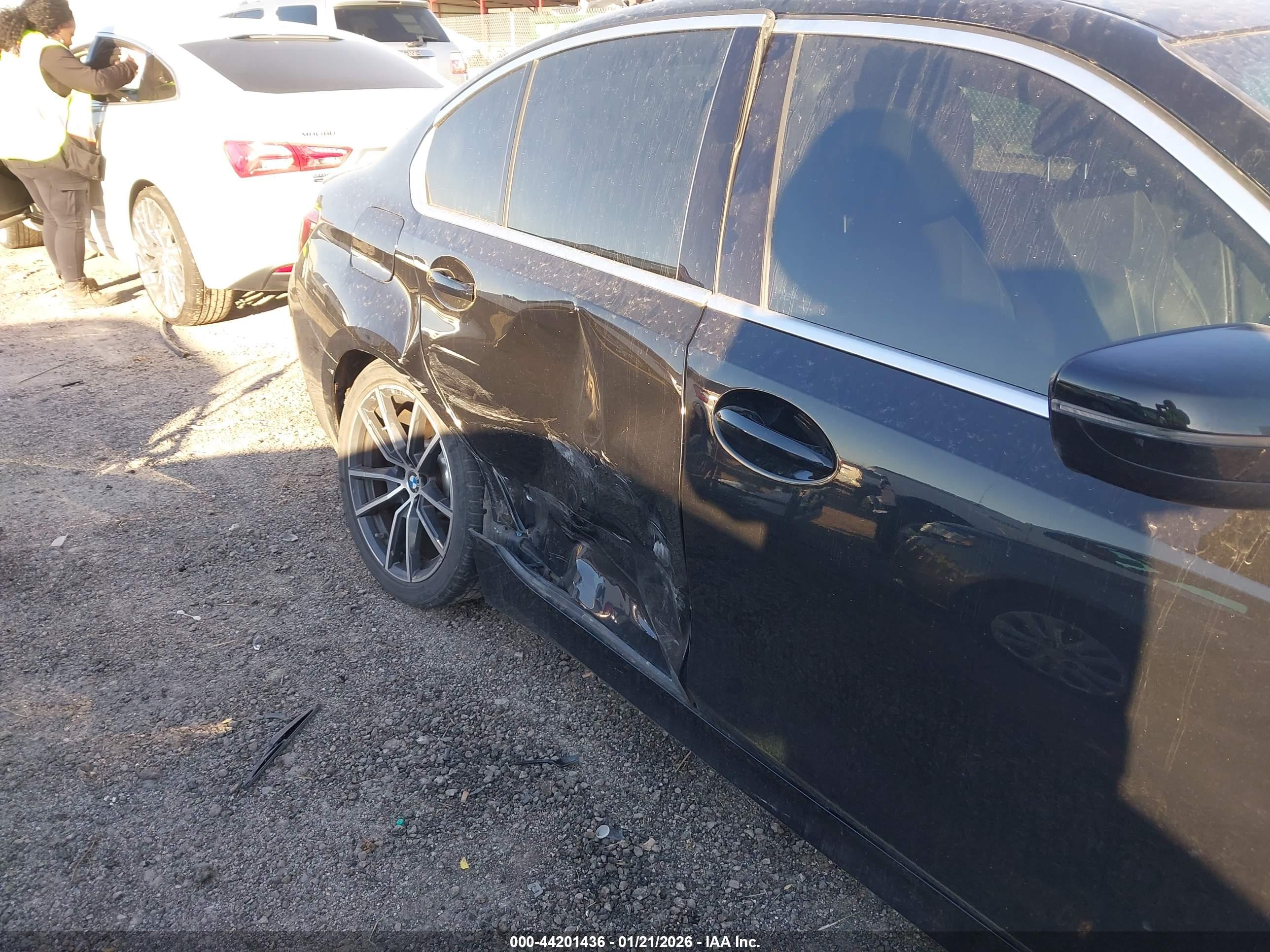 BMW 330I image 6