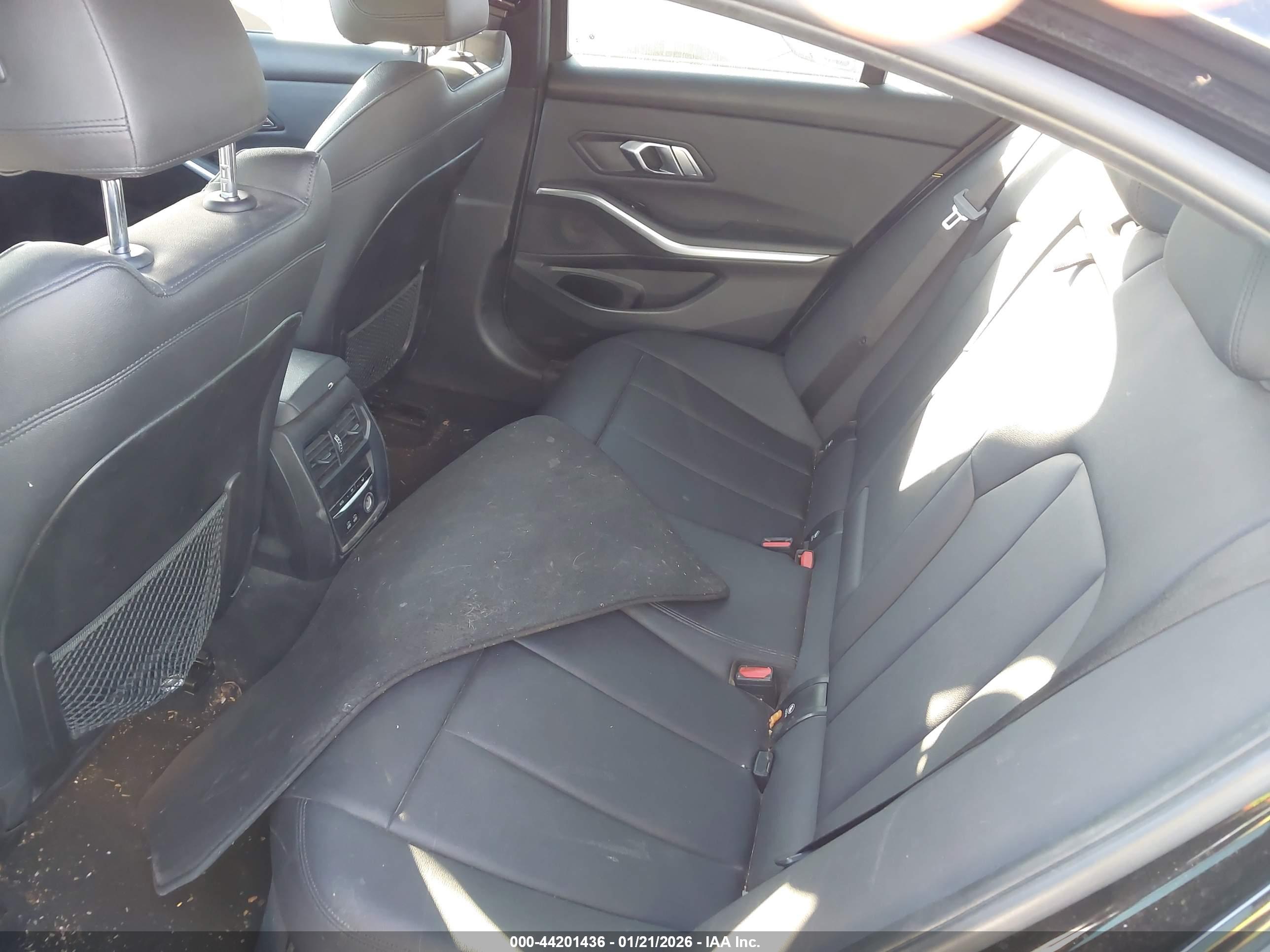 BMW 330I image 8