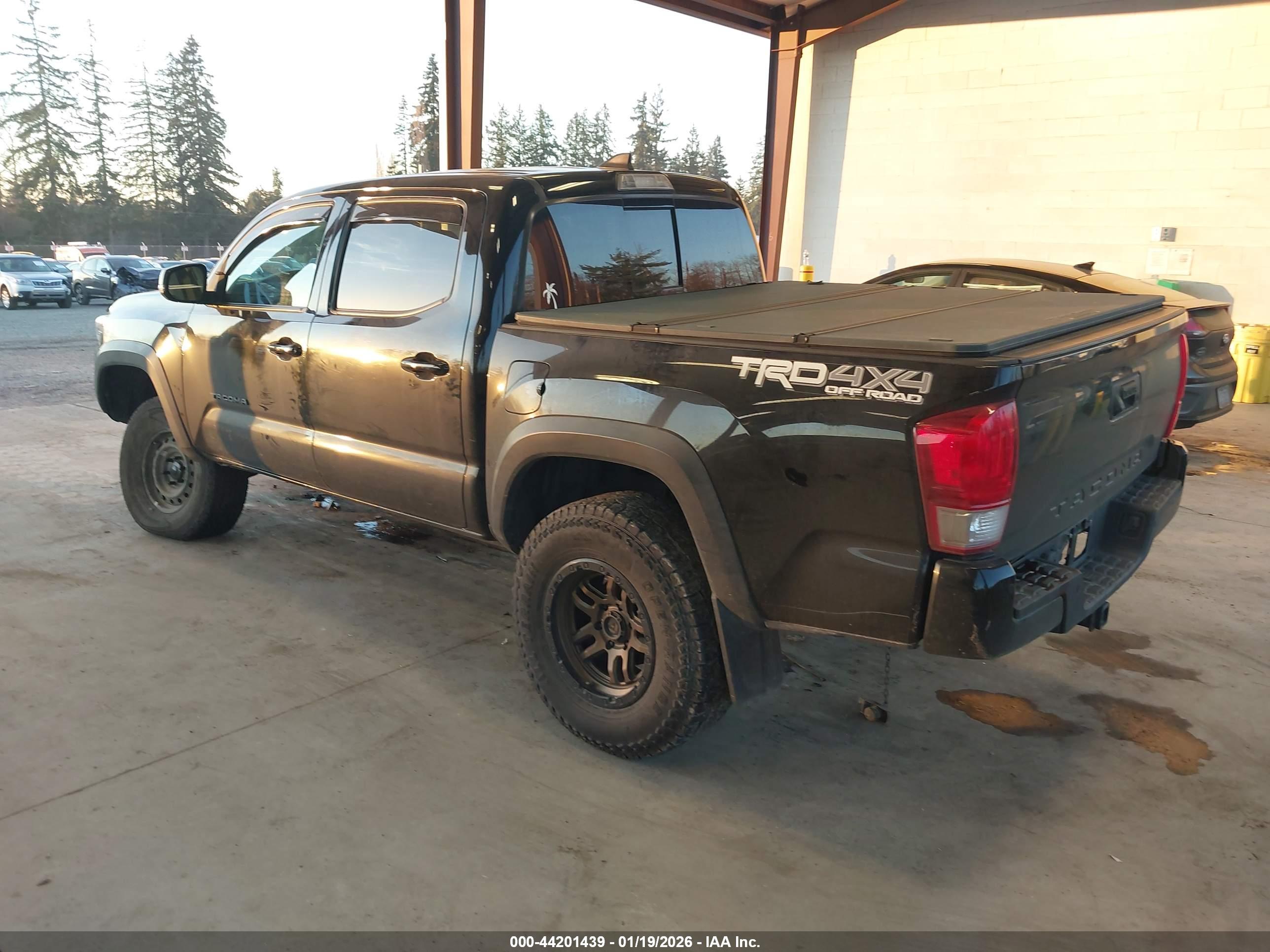 TOYOTA TACOMA image 3