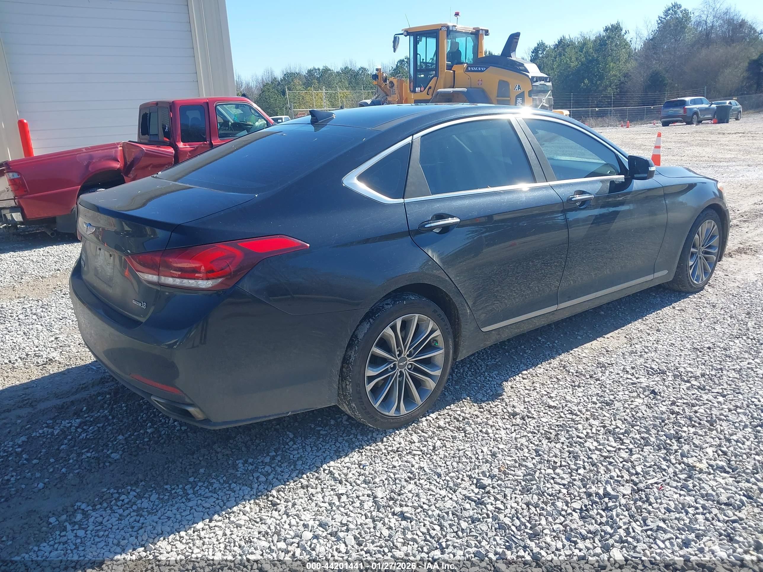 HYUNDAI GENESIS image 4