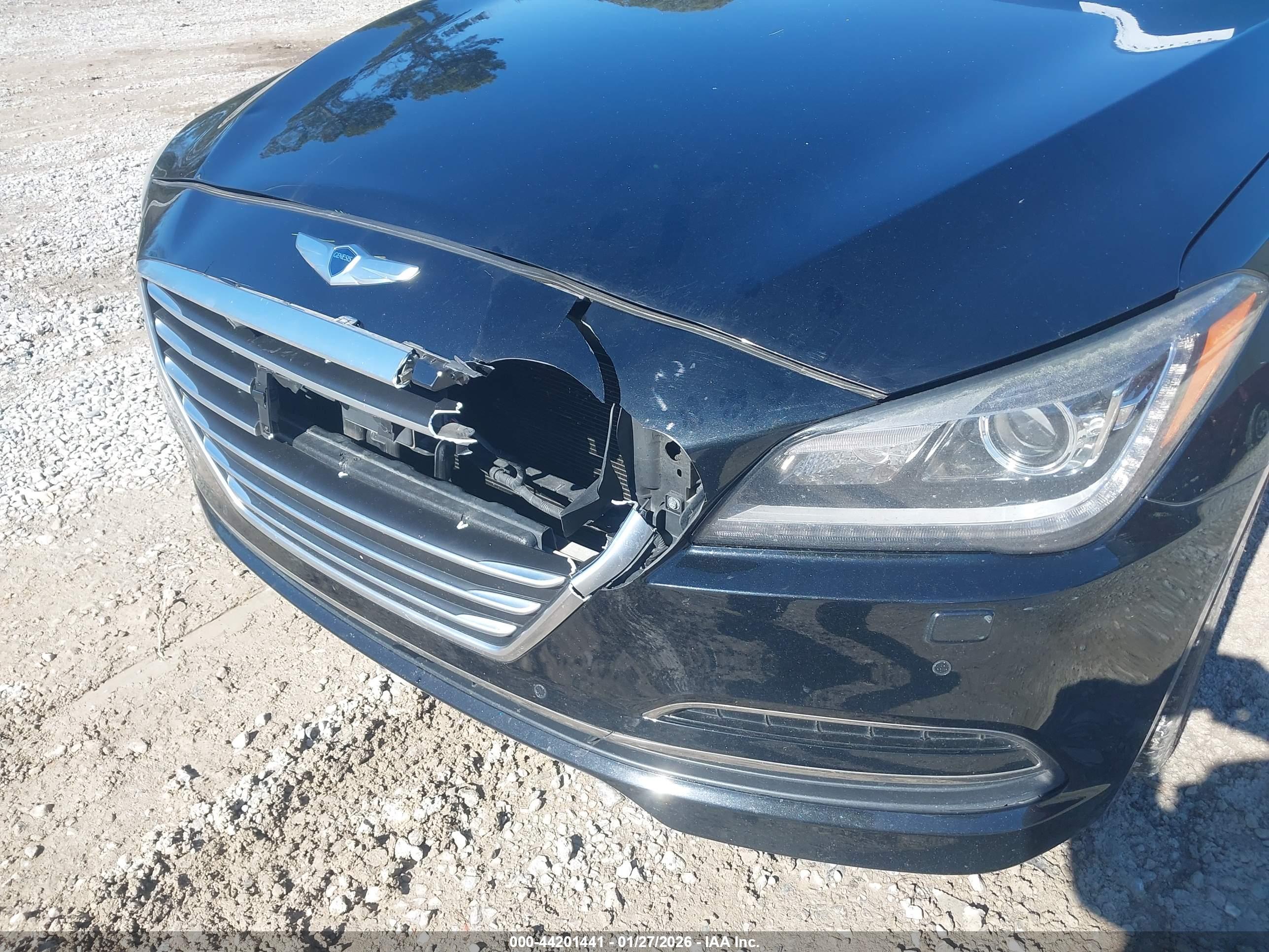 HYUNDAI GENESIS image 6