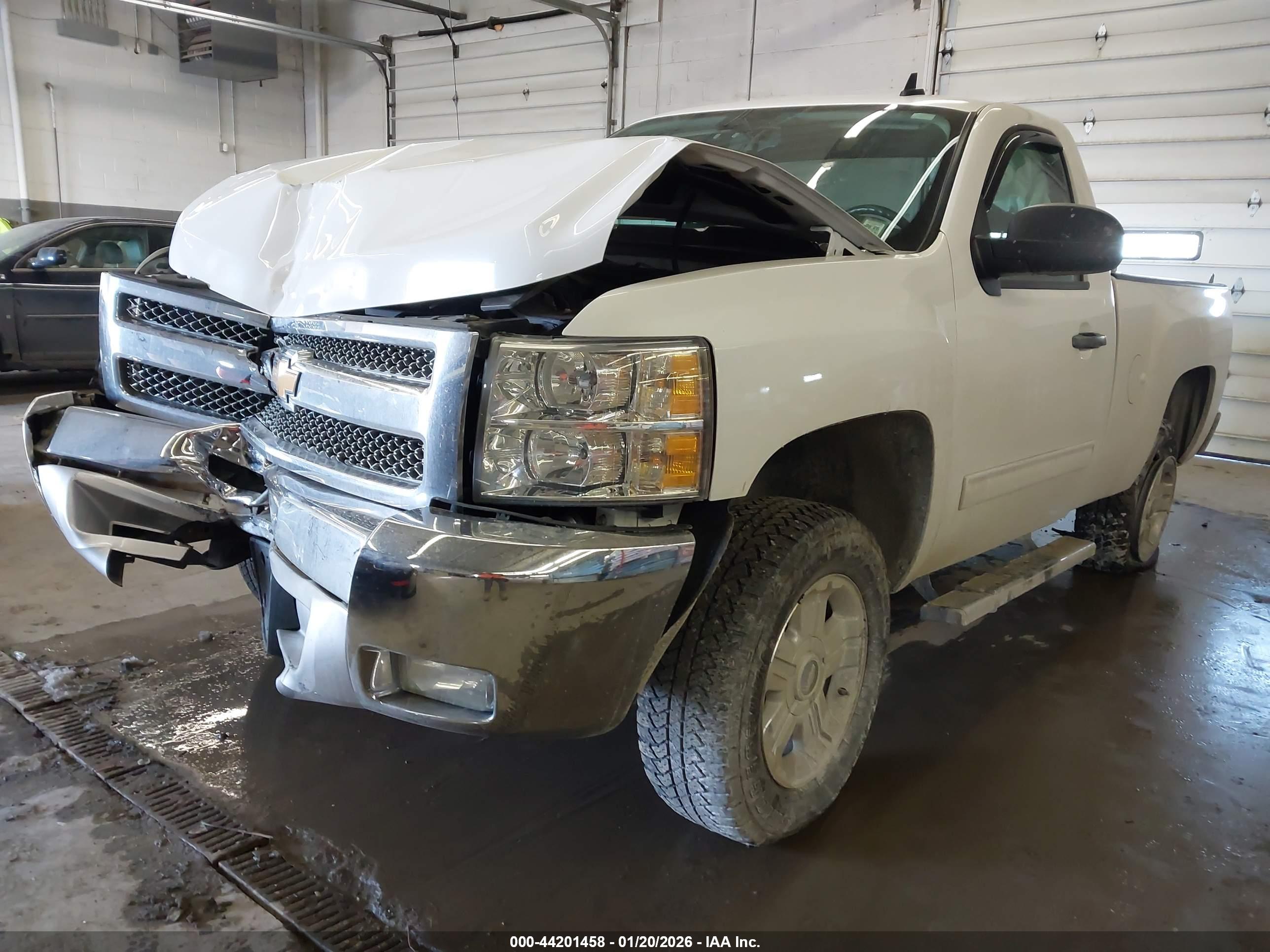 CHEVROLET SILVERADO image 2